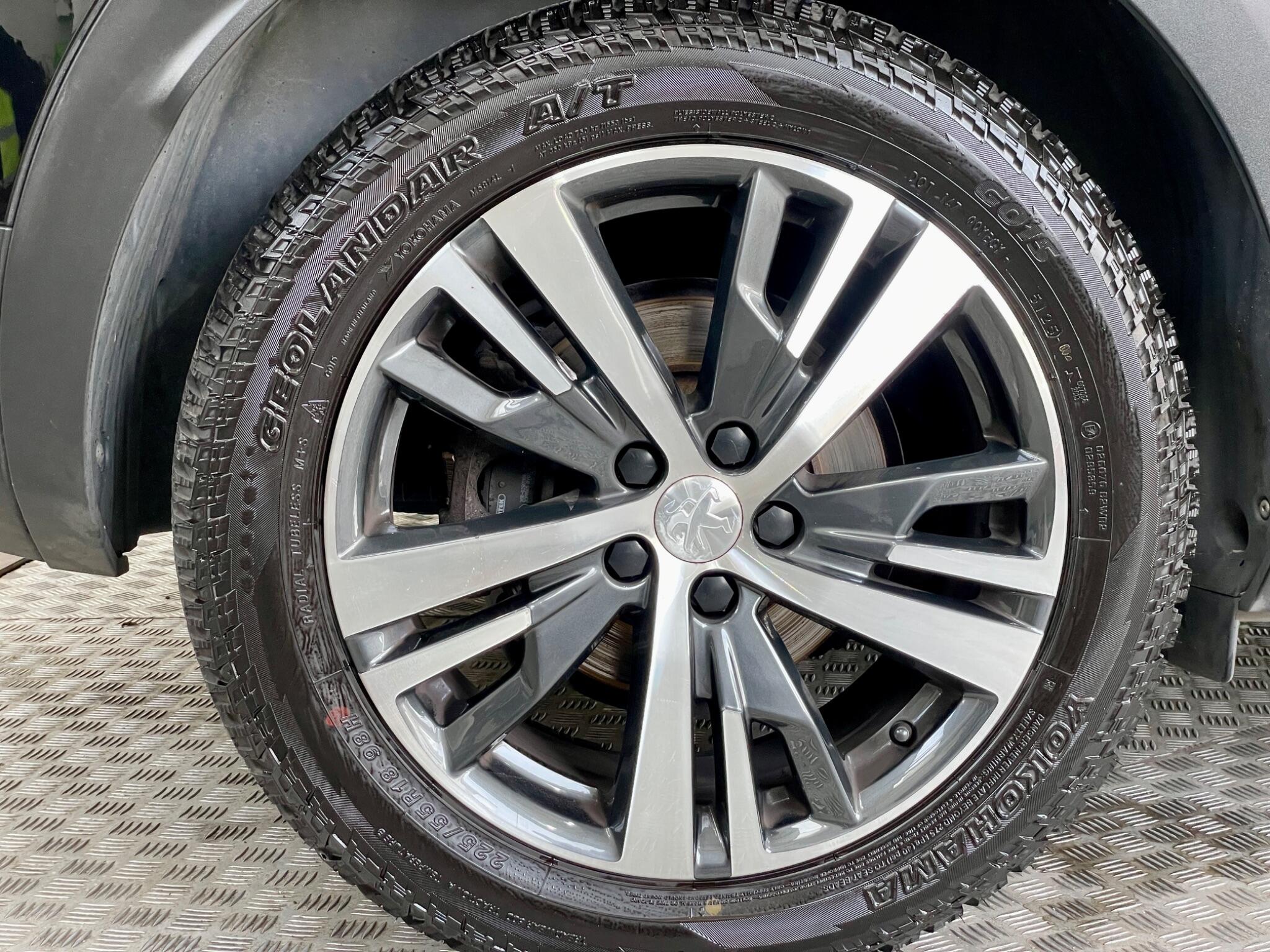 Peugeot 3008 view 15