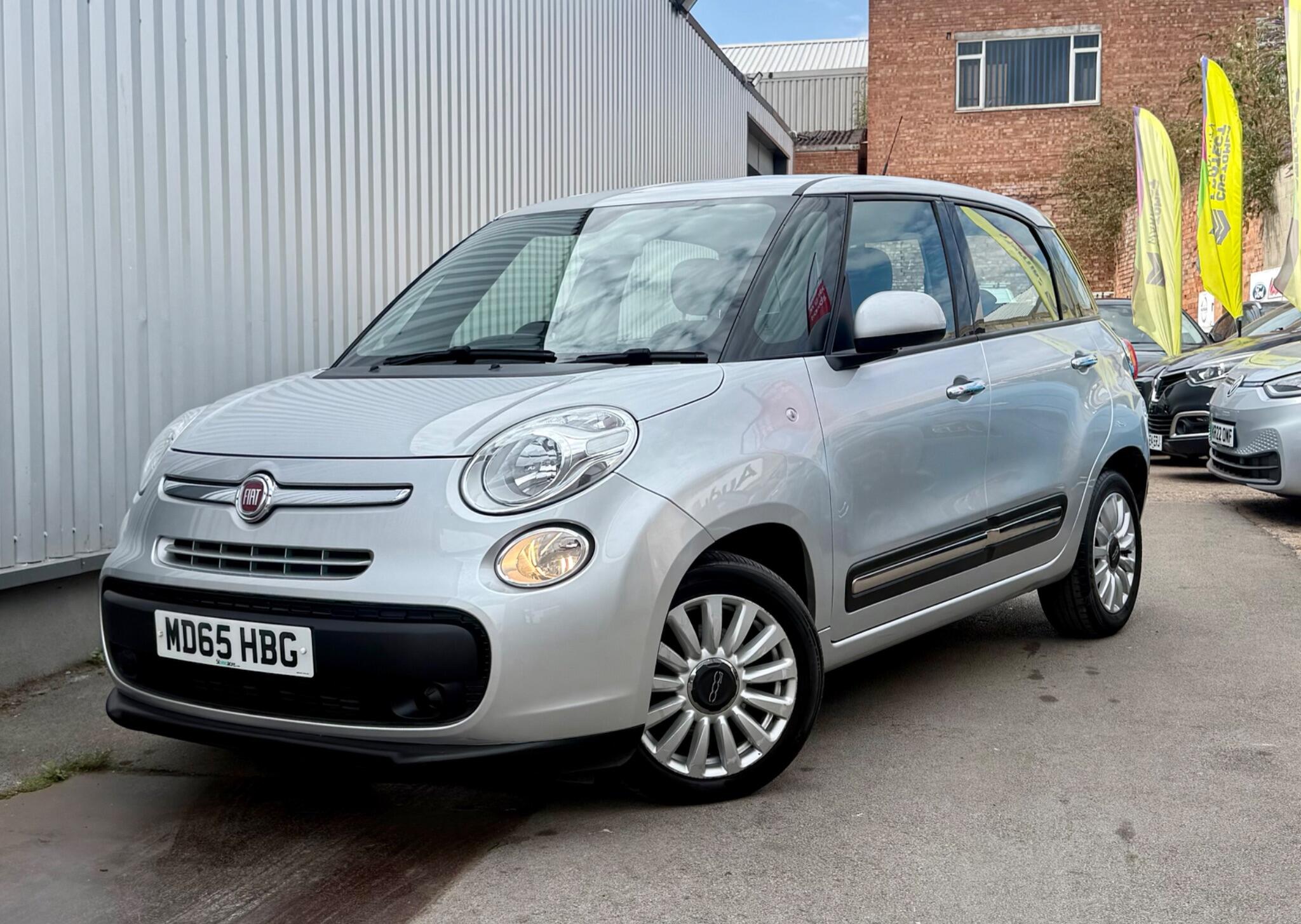 Fiat 500l view 3