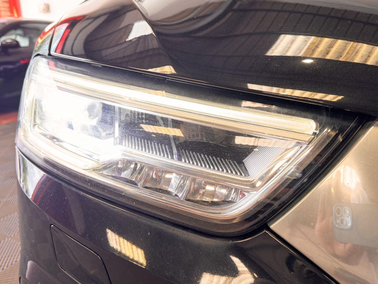 Audi Q3 view 19