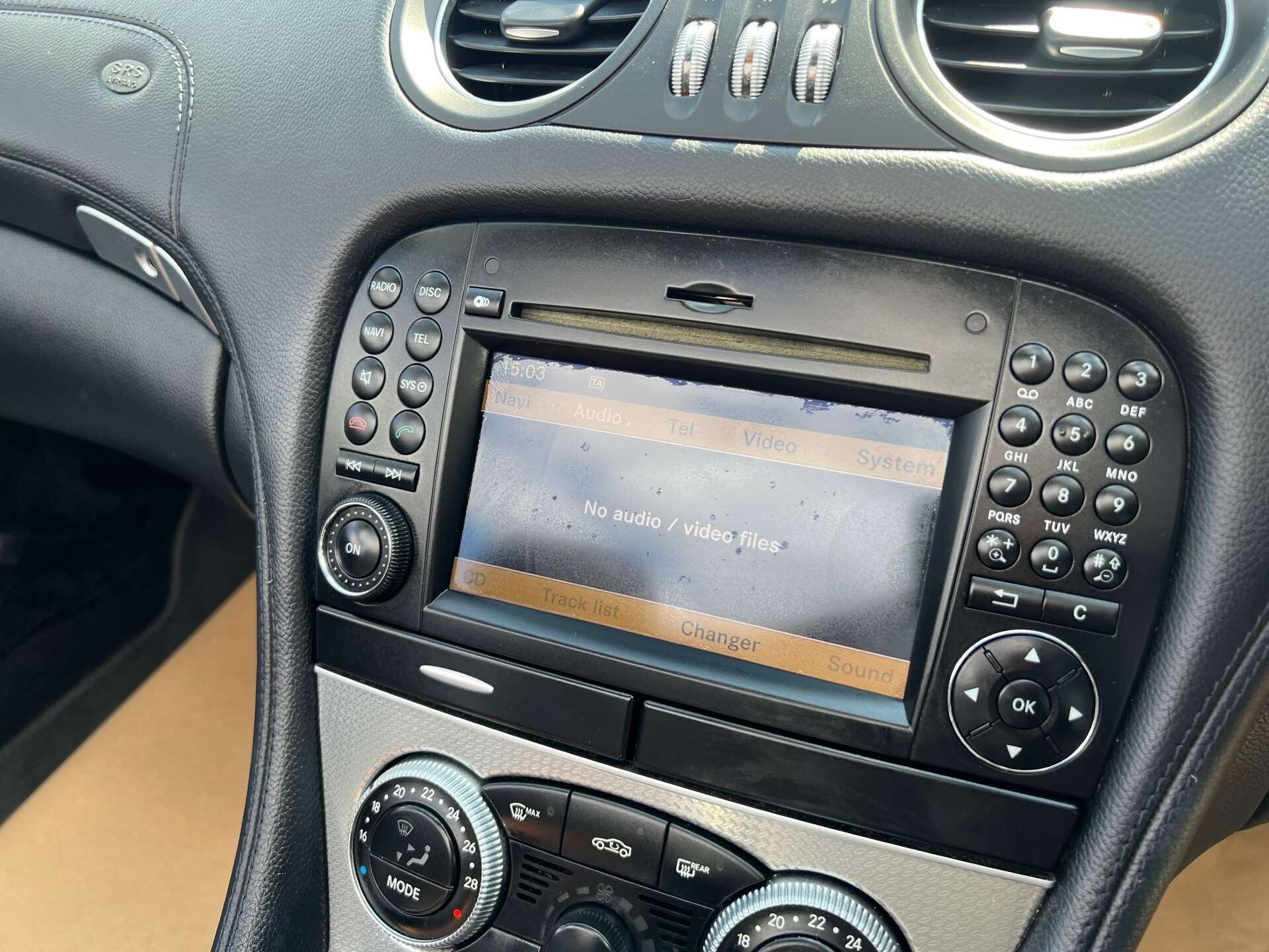 Mercedes-Benz SL view 28