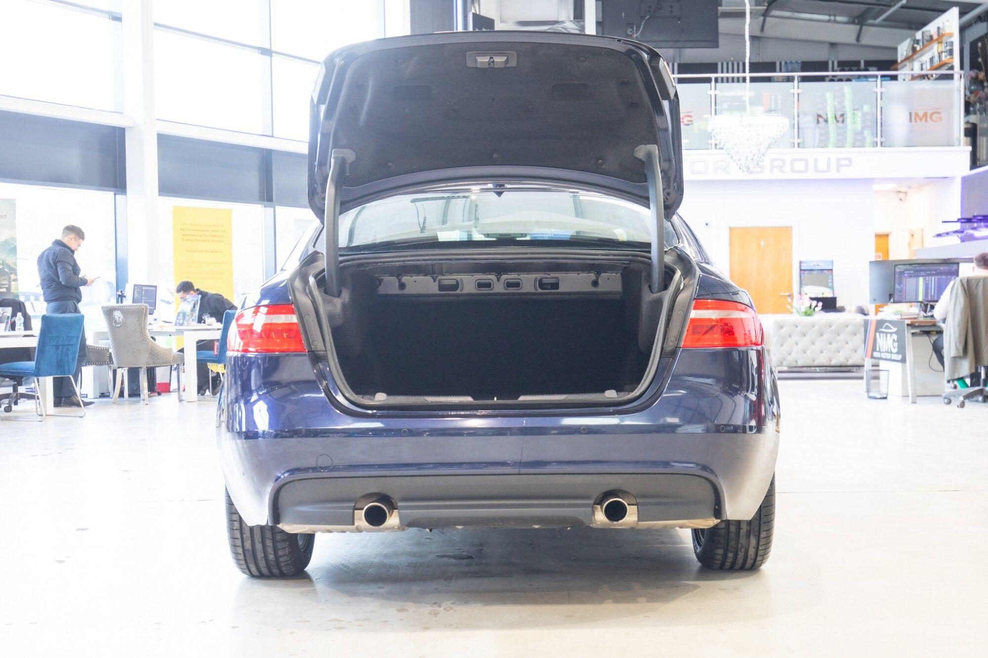 Jaguar Xe view 28