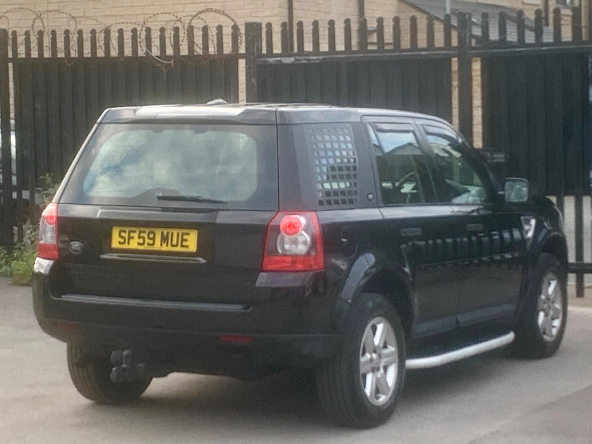 Land Rover Freelander 2 view 8