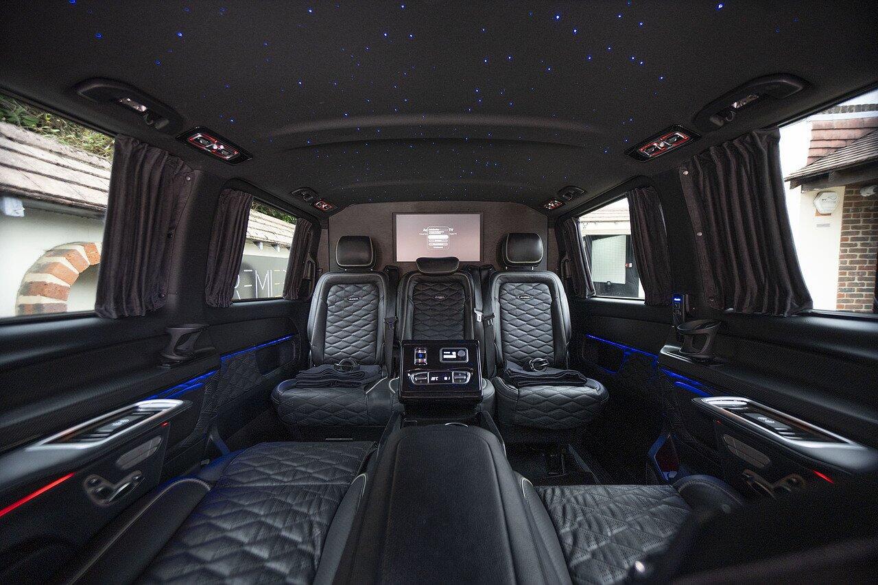 Mercedes-Benz V-Class view 13