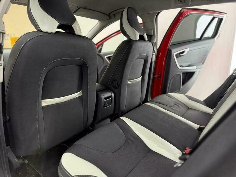 2011 Volvo V60 image 26