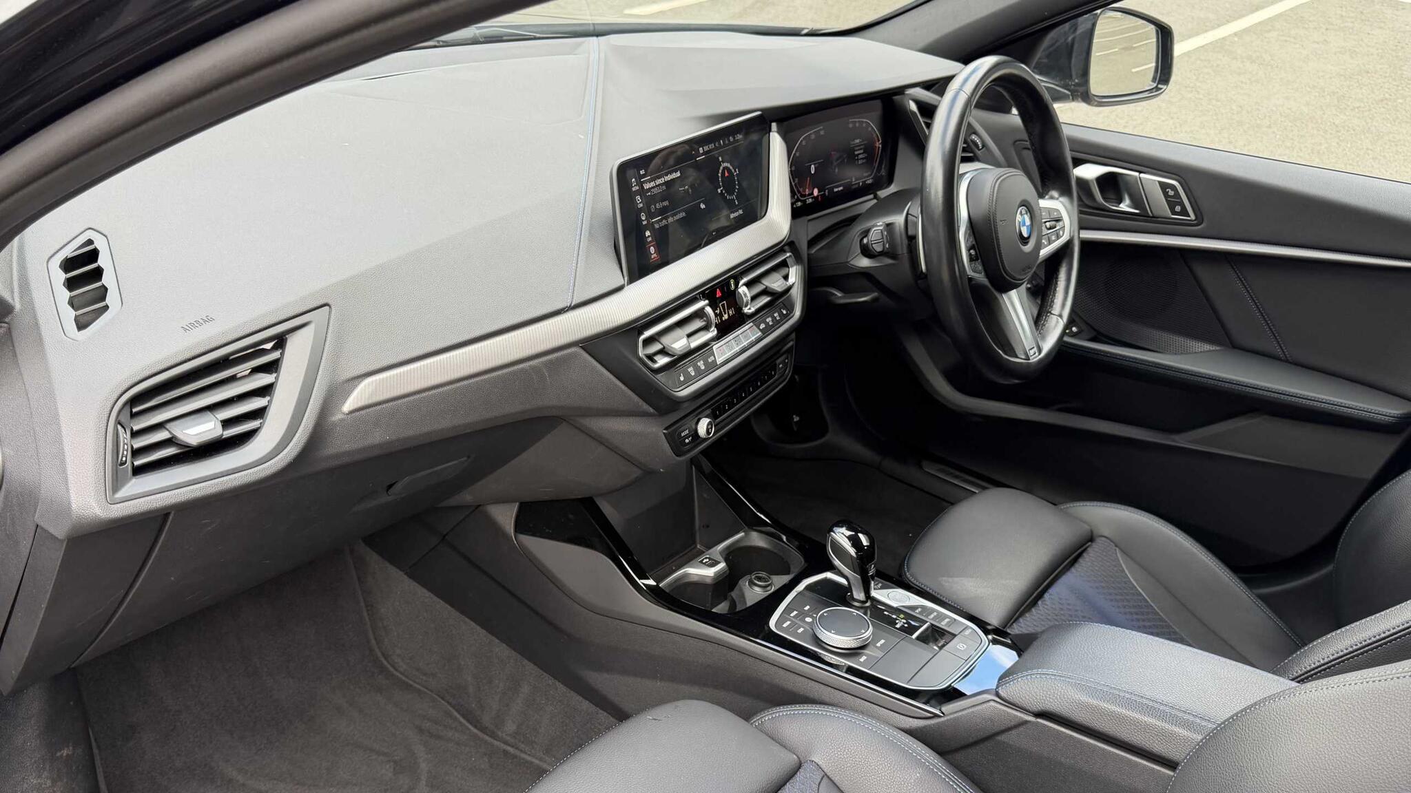 BMW 1 Series view 13