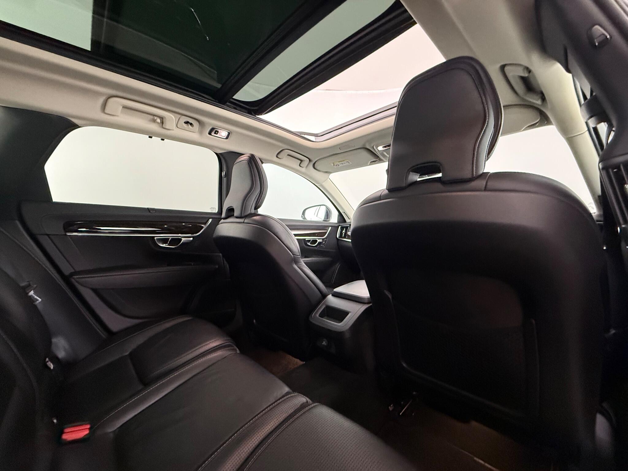 Volvo V90 view 41