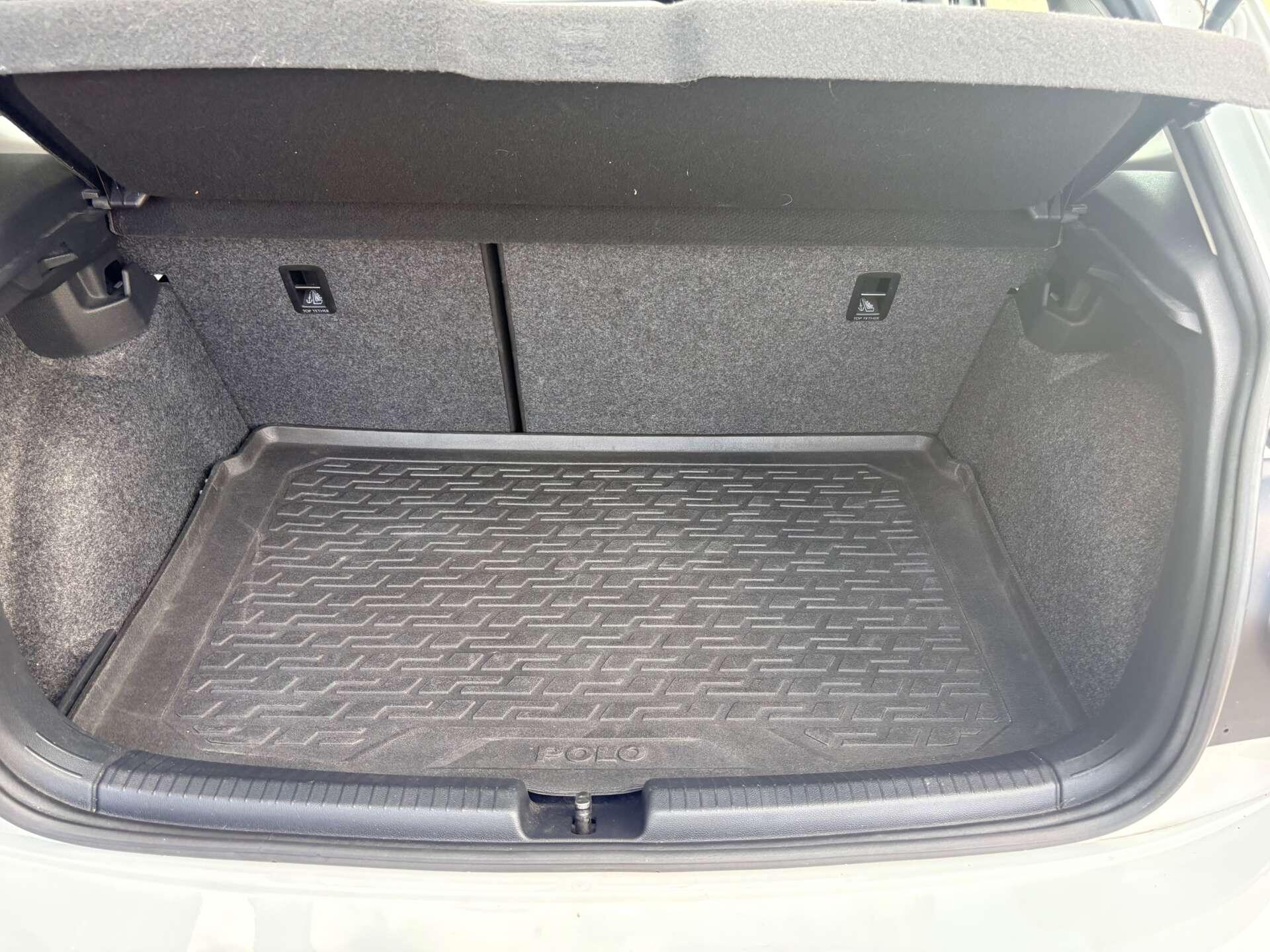 Volkswagen Polo view 6