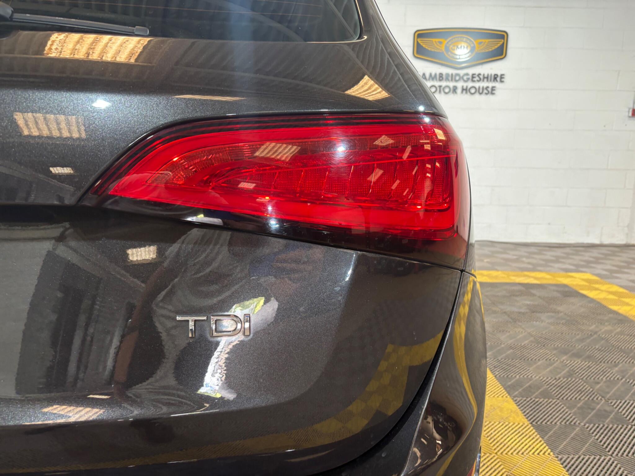 Audi SQ5 view 59