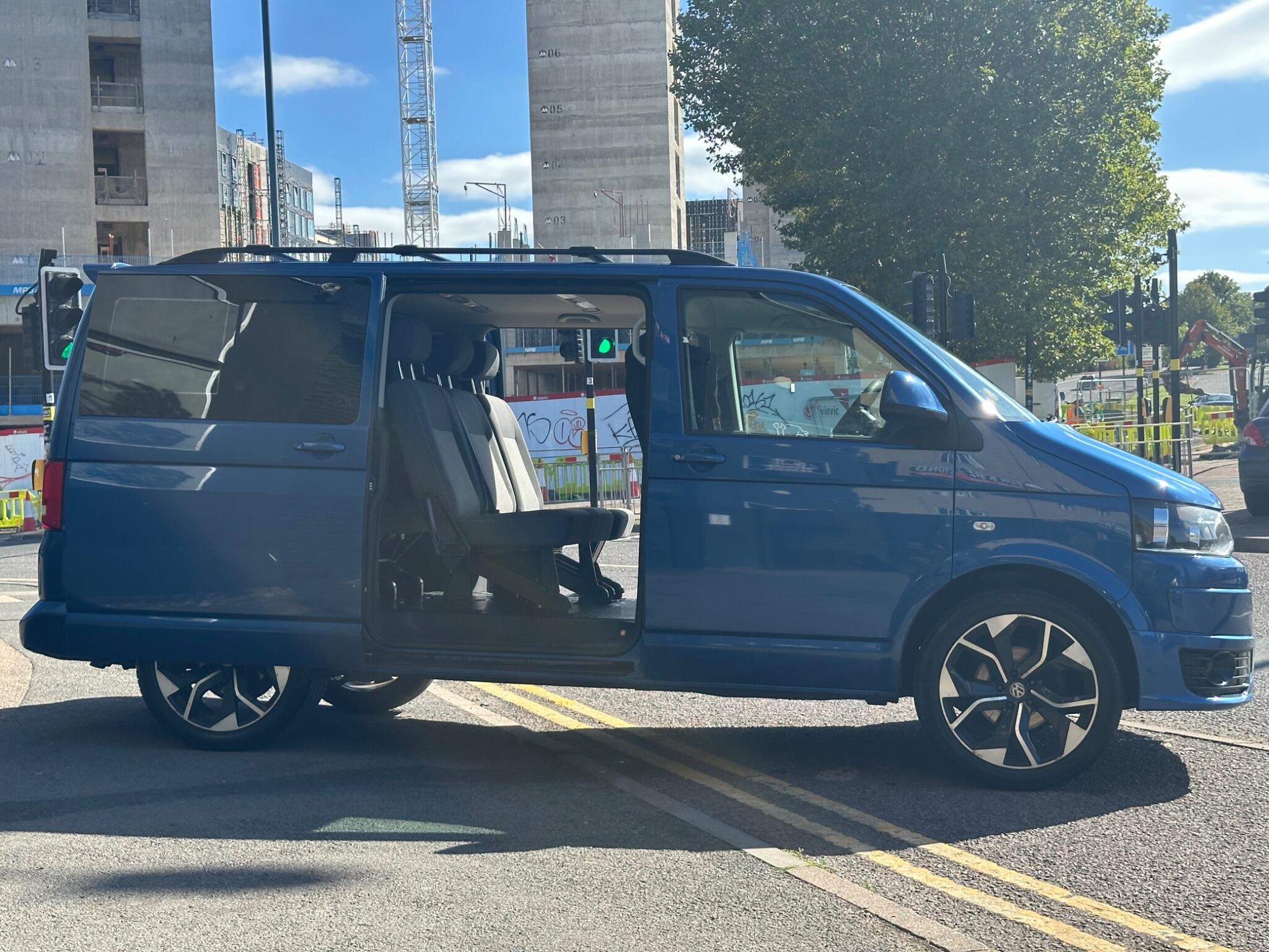 Volkswagen Transporter view 33