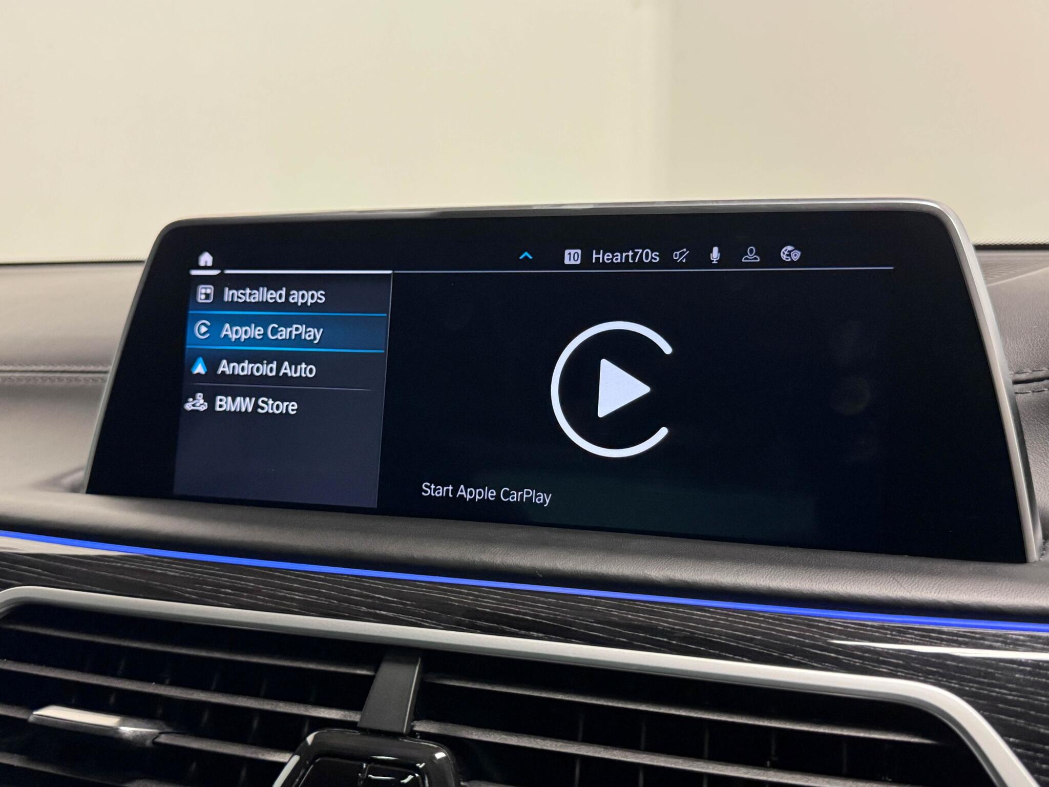 BMW 7 Series view 9