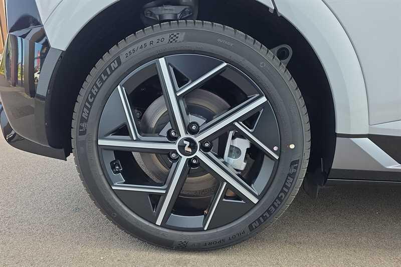 Hyundai Ioniq 5 view 40