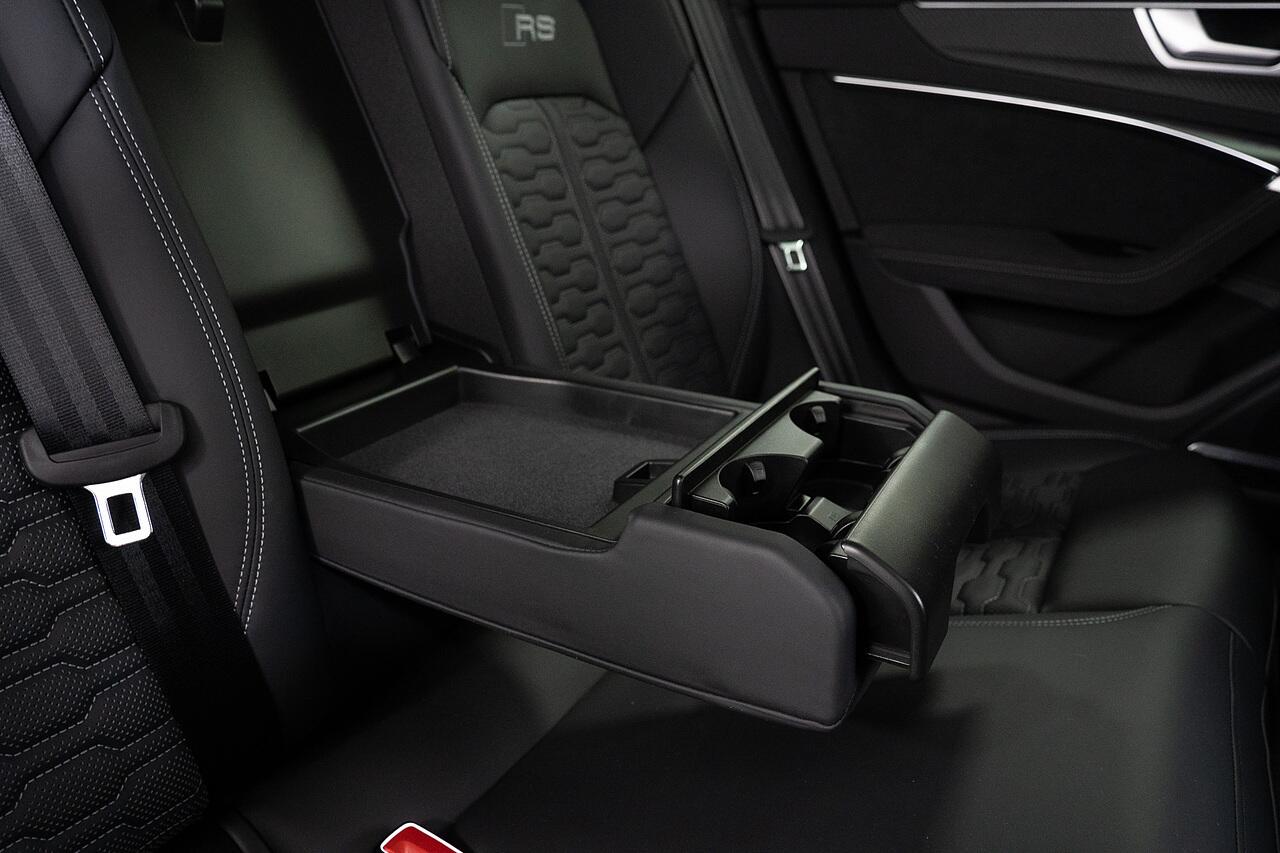 Audi RS6 view 25