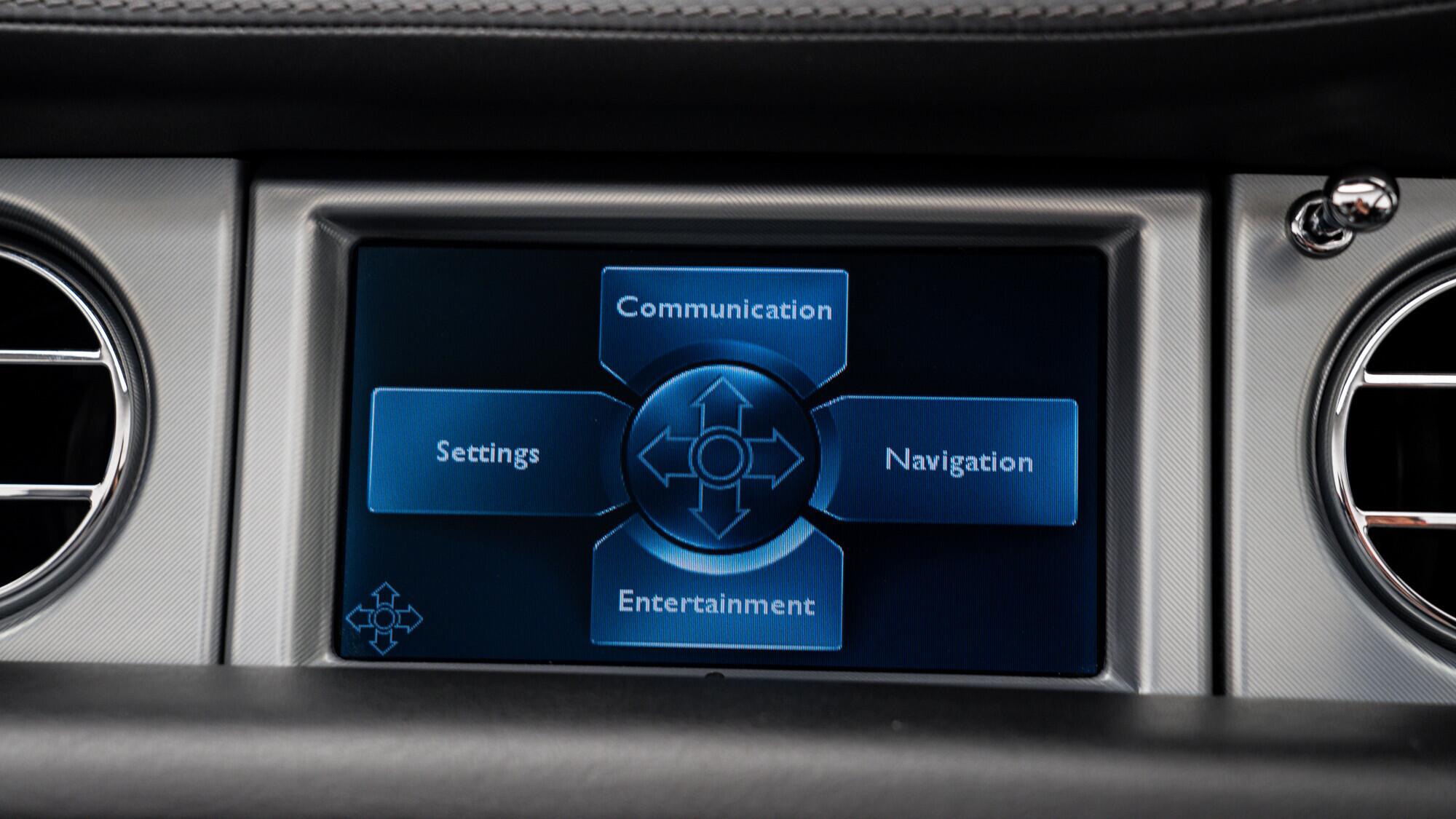 Rolls-Royce Phantom view 18