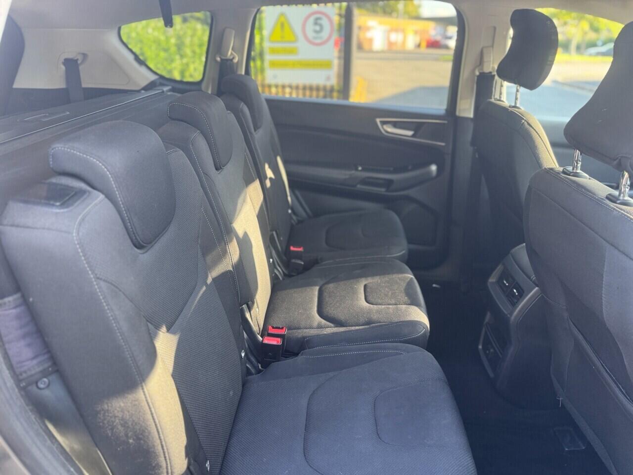 Ford S-Max view 16
