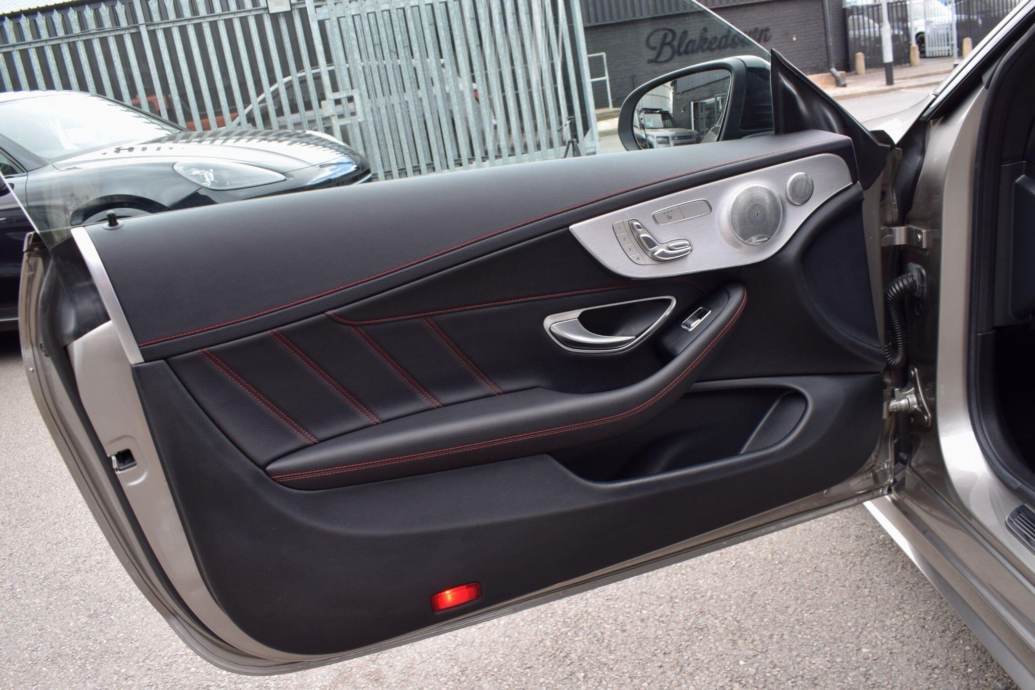 Mercedes-Benz C Class view 17