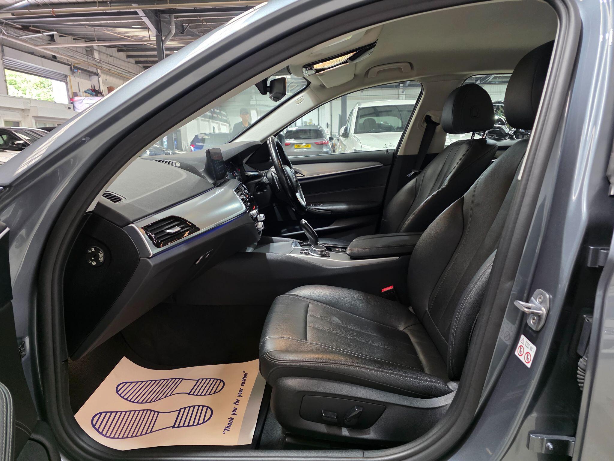 BMW 5 Series view 27