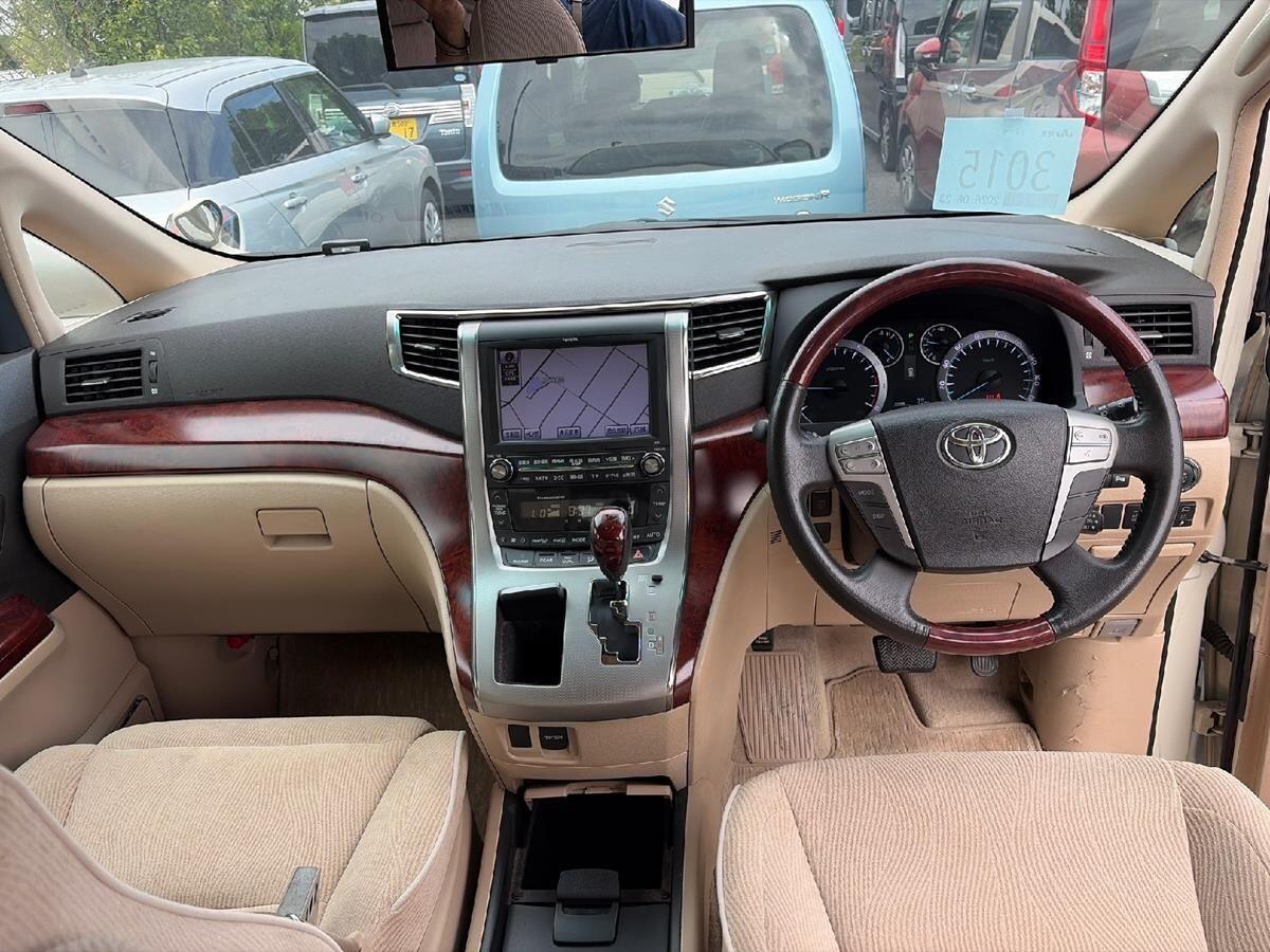 Toyota Alphard view 15