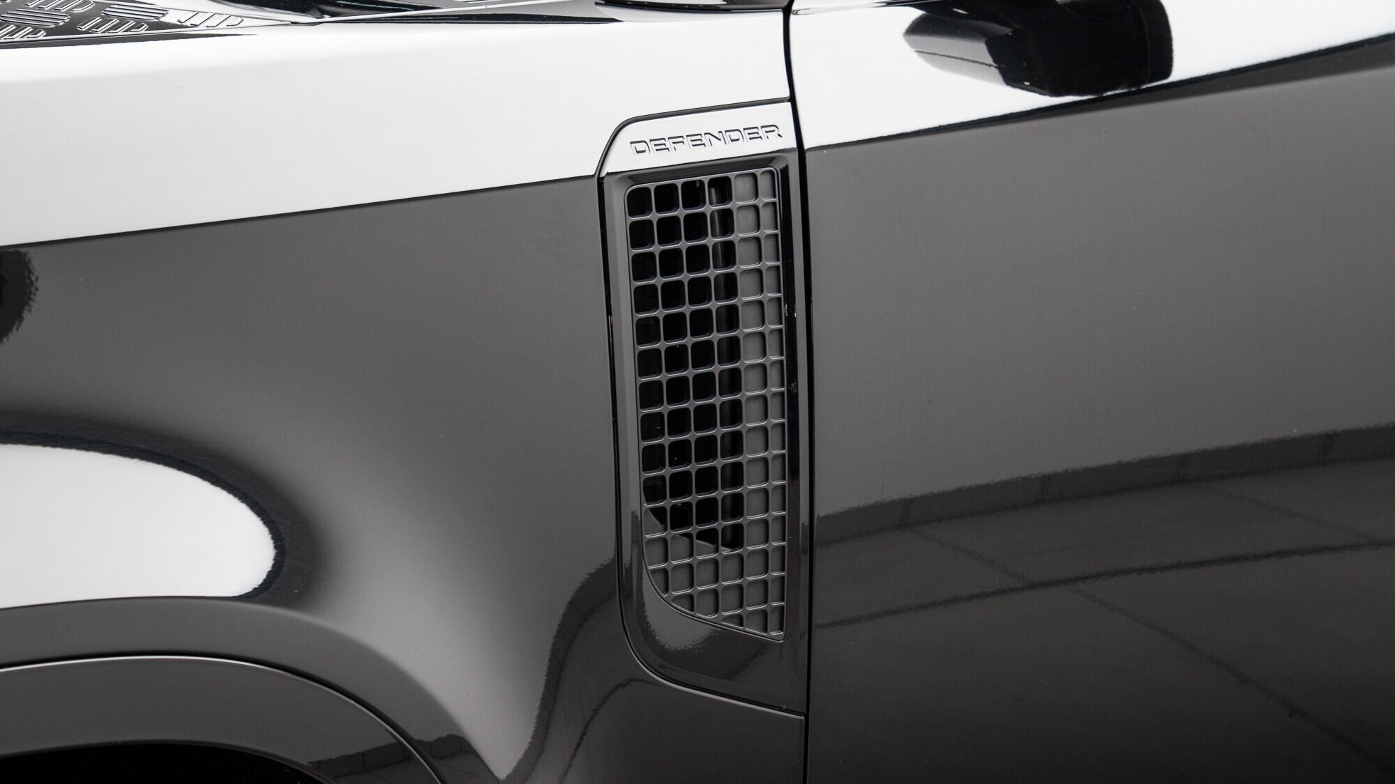Land Rover Defender view 14