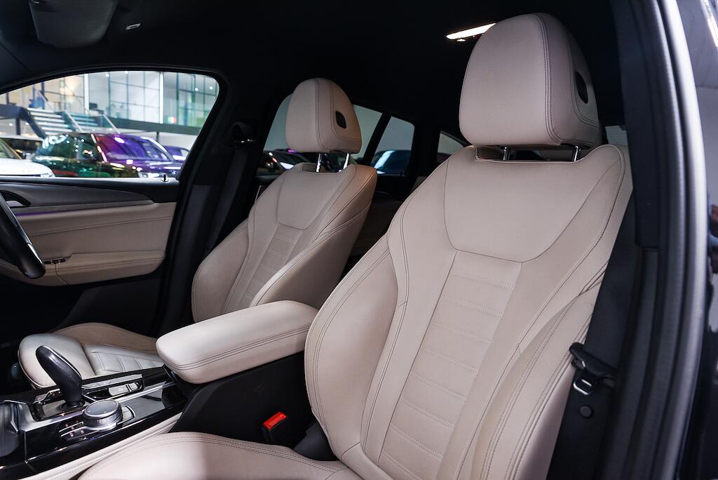 BMW X4 view 15