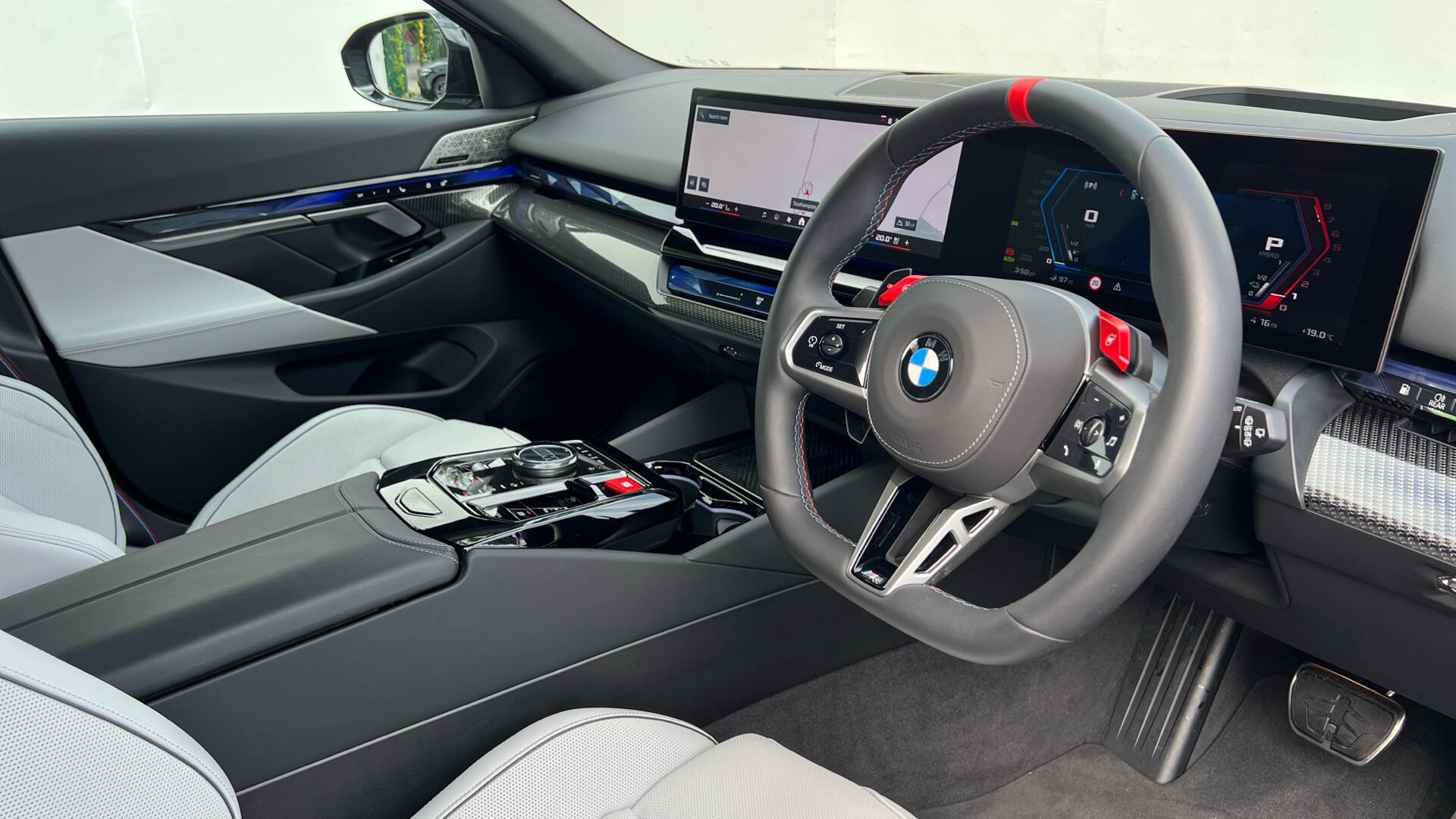 BMW M5 view 6