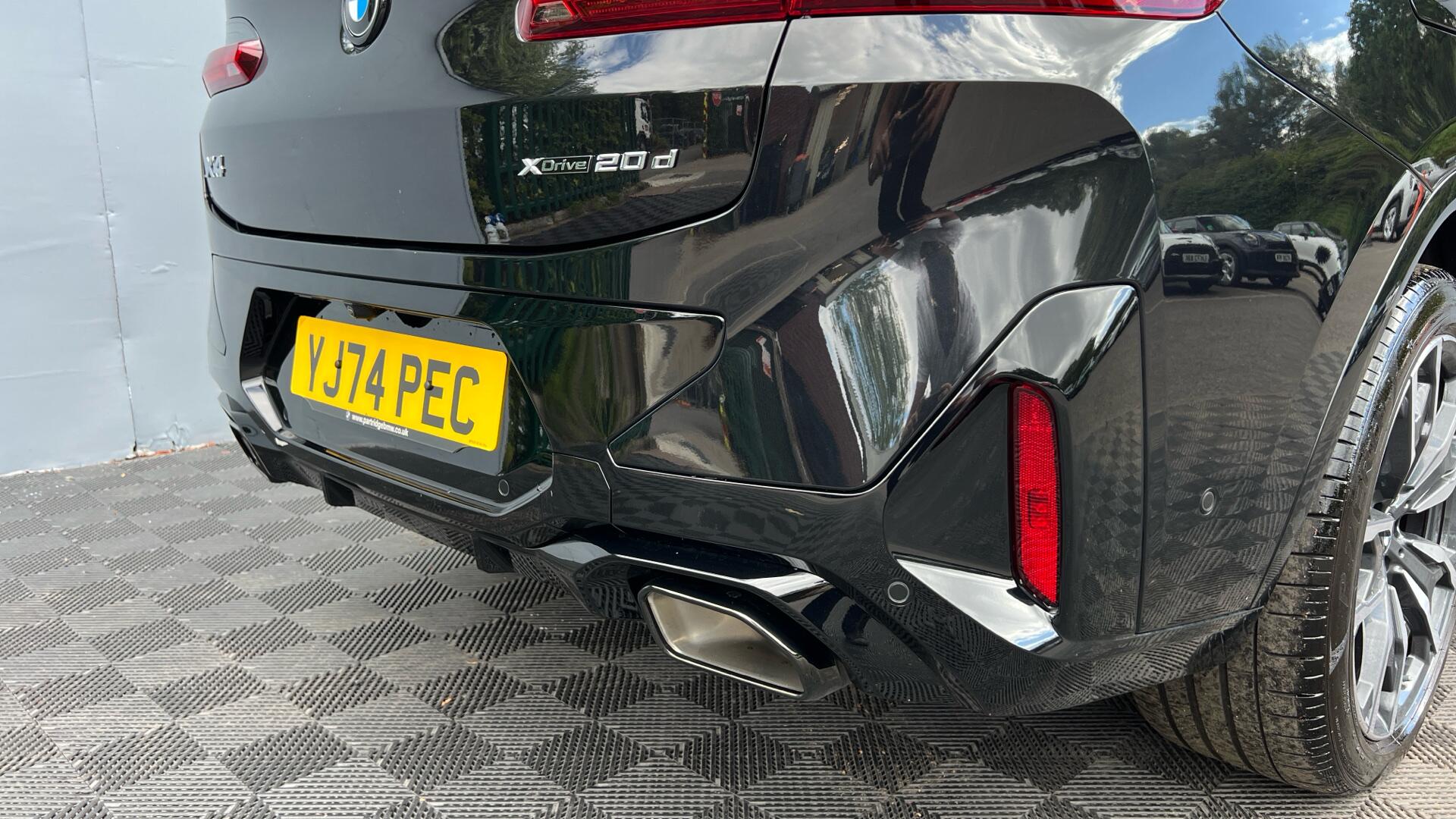 BMW X4 view 28
