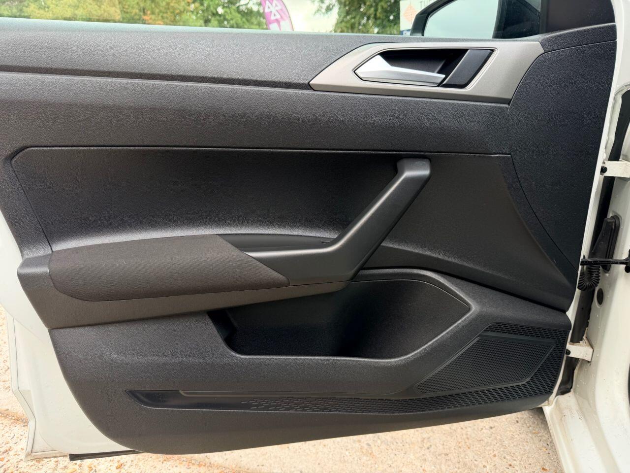 Volkswagen Polo view 24