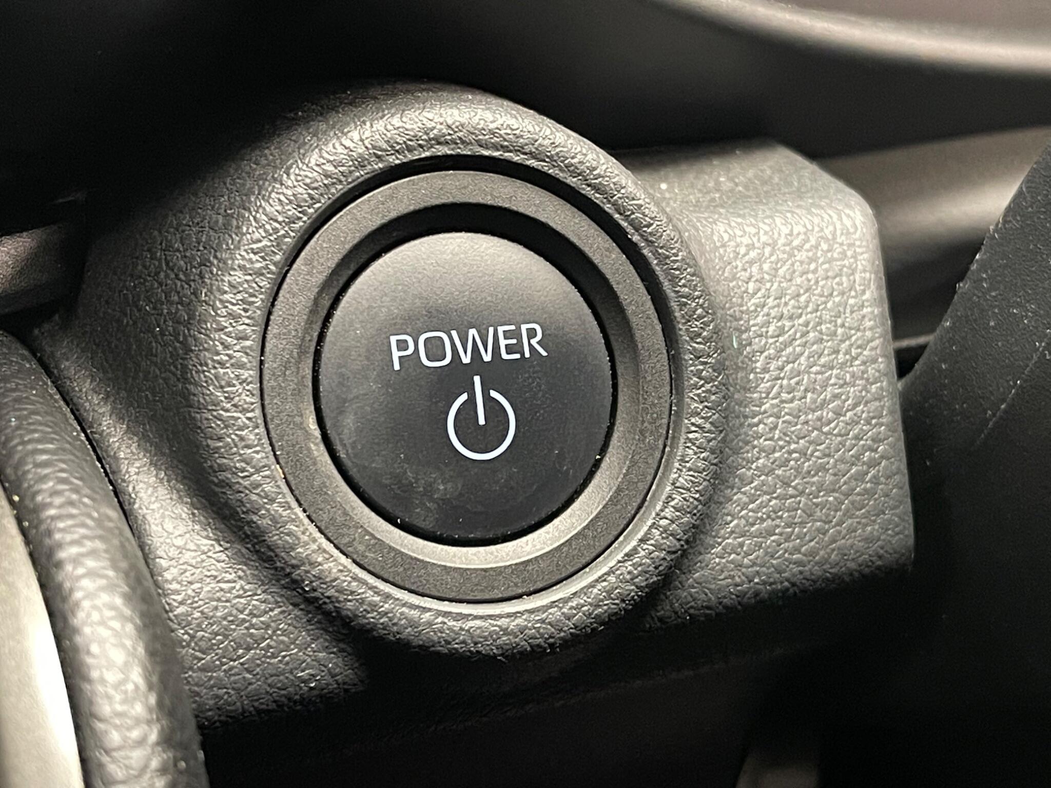 Toyota C-HR view 15