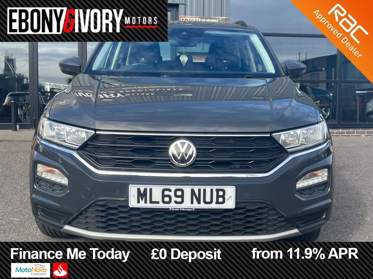 Volkswagen T-Roc view 8