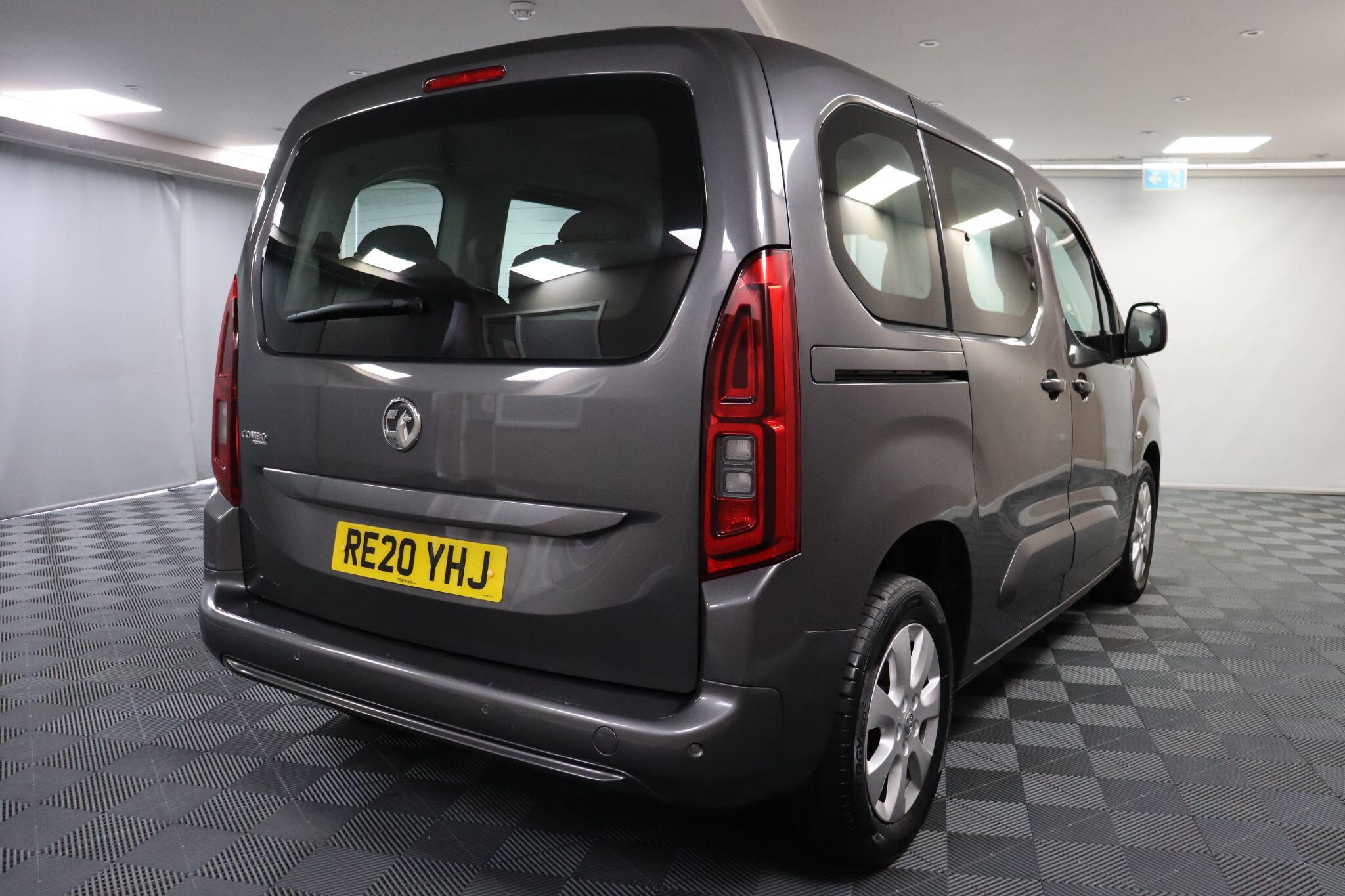 Vauxhall Combo Life view 11