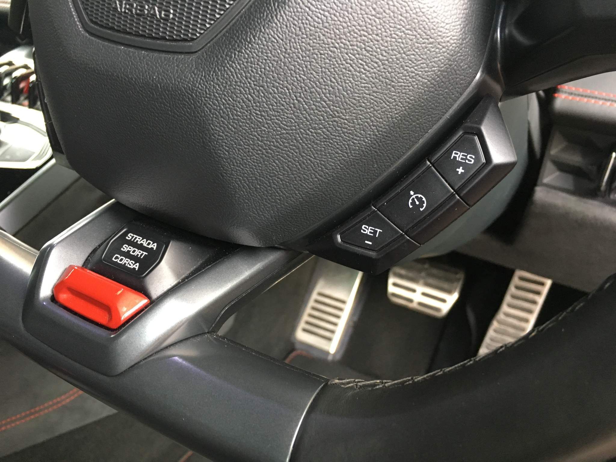 Lamborghini Huracan view 25