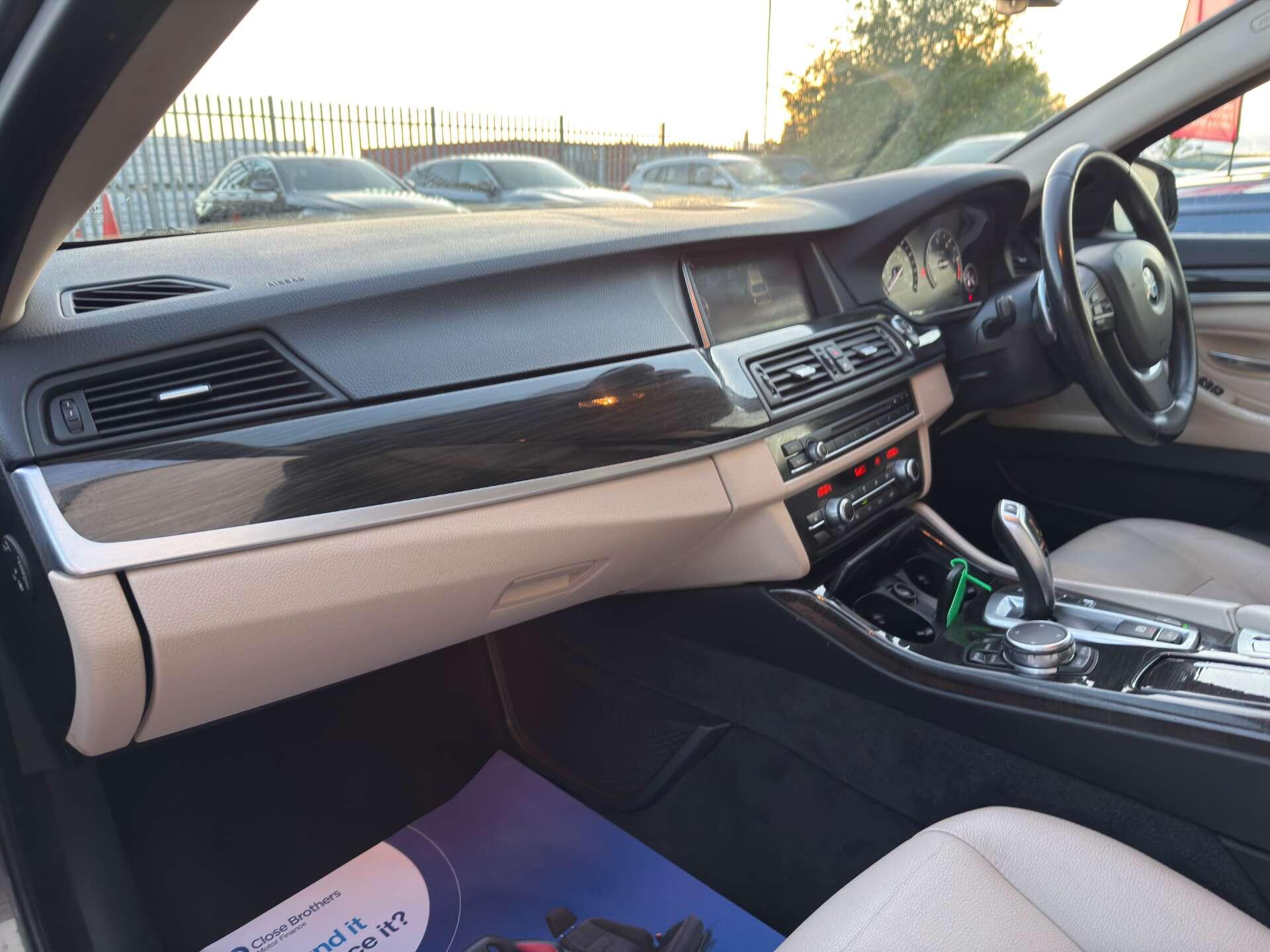 BMW 5 Series view 49