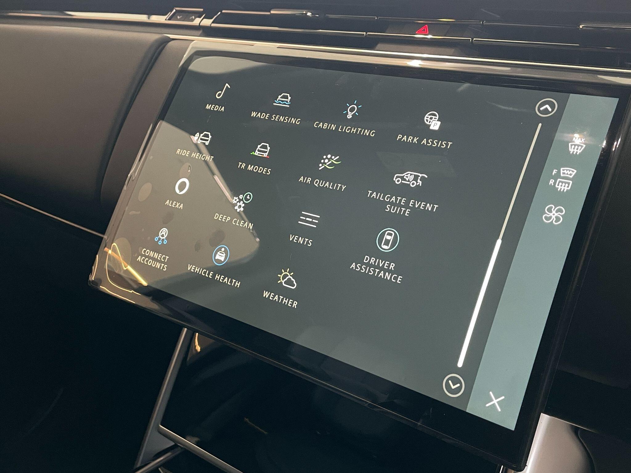 Land Rover Range Rover view 23