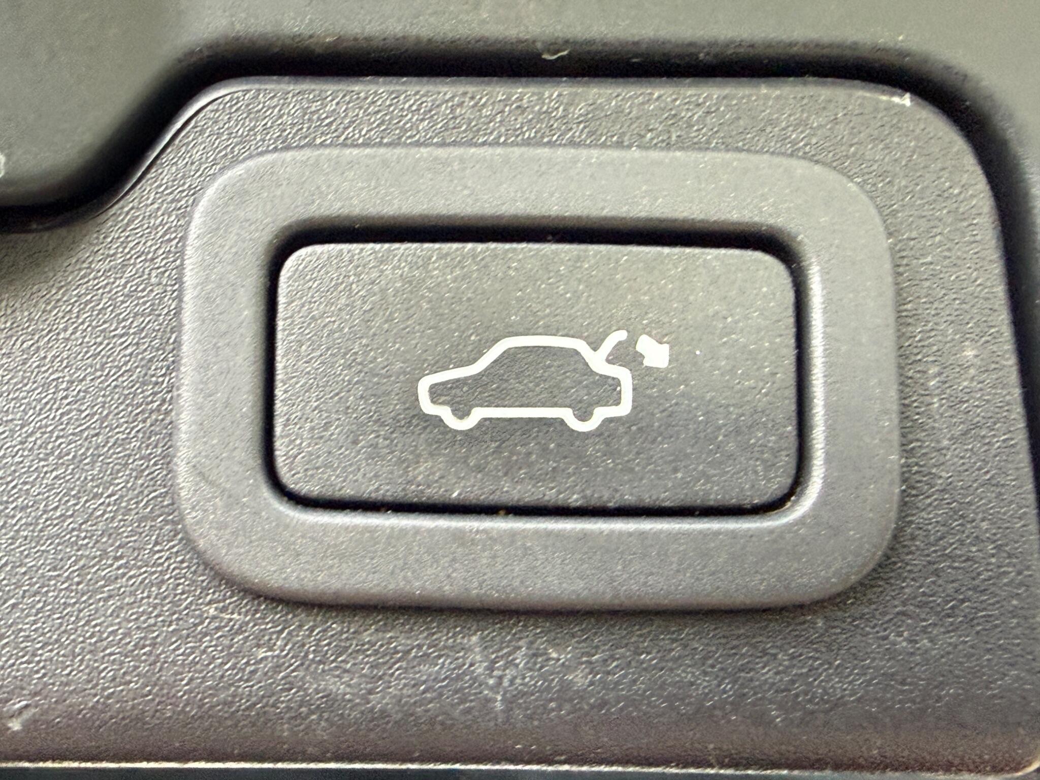 2014 Land Rover Range Rover Evoque image 31