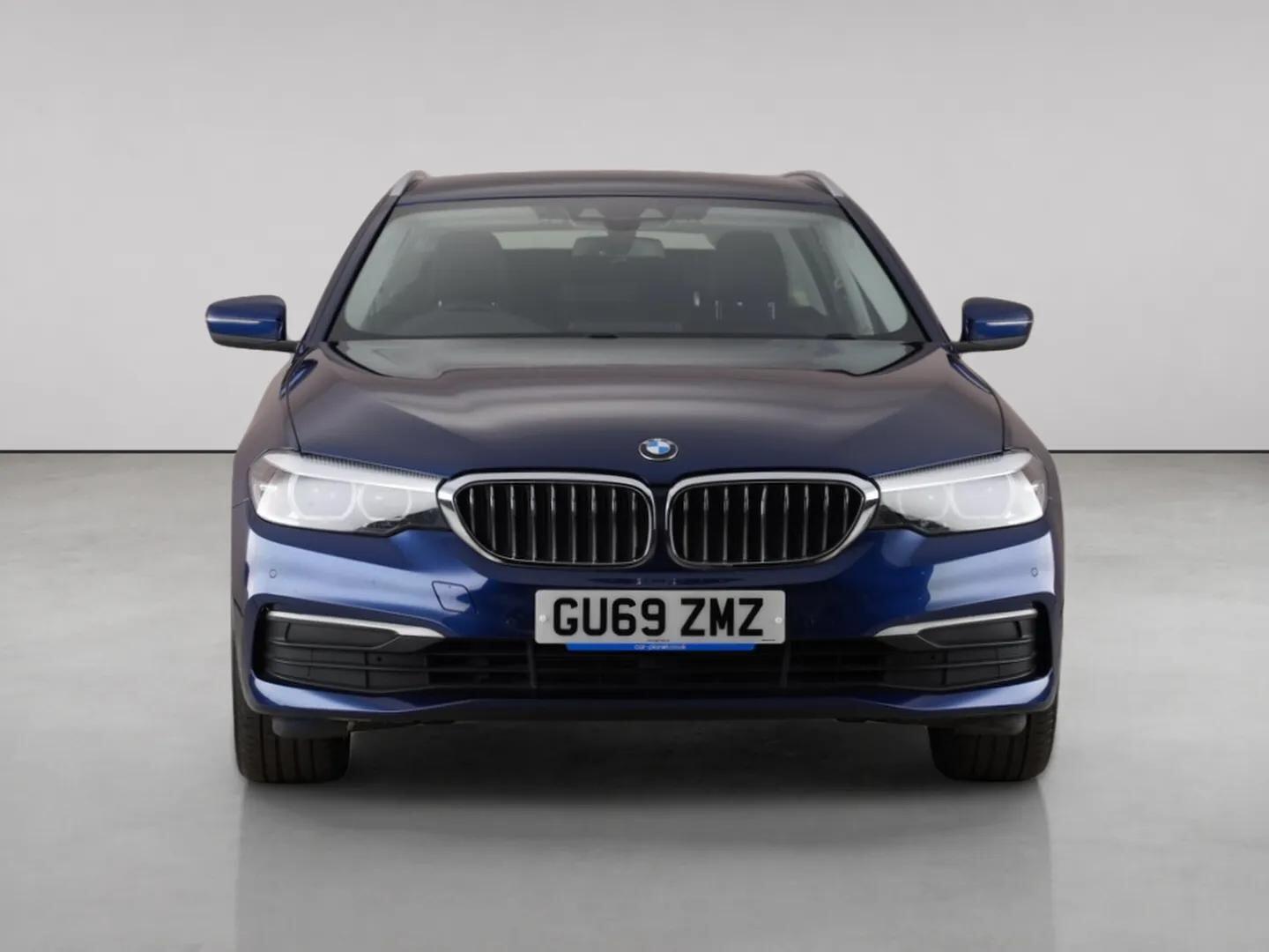 BMW 5 Series view 5