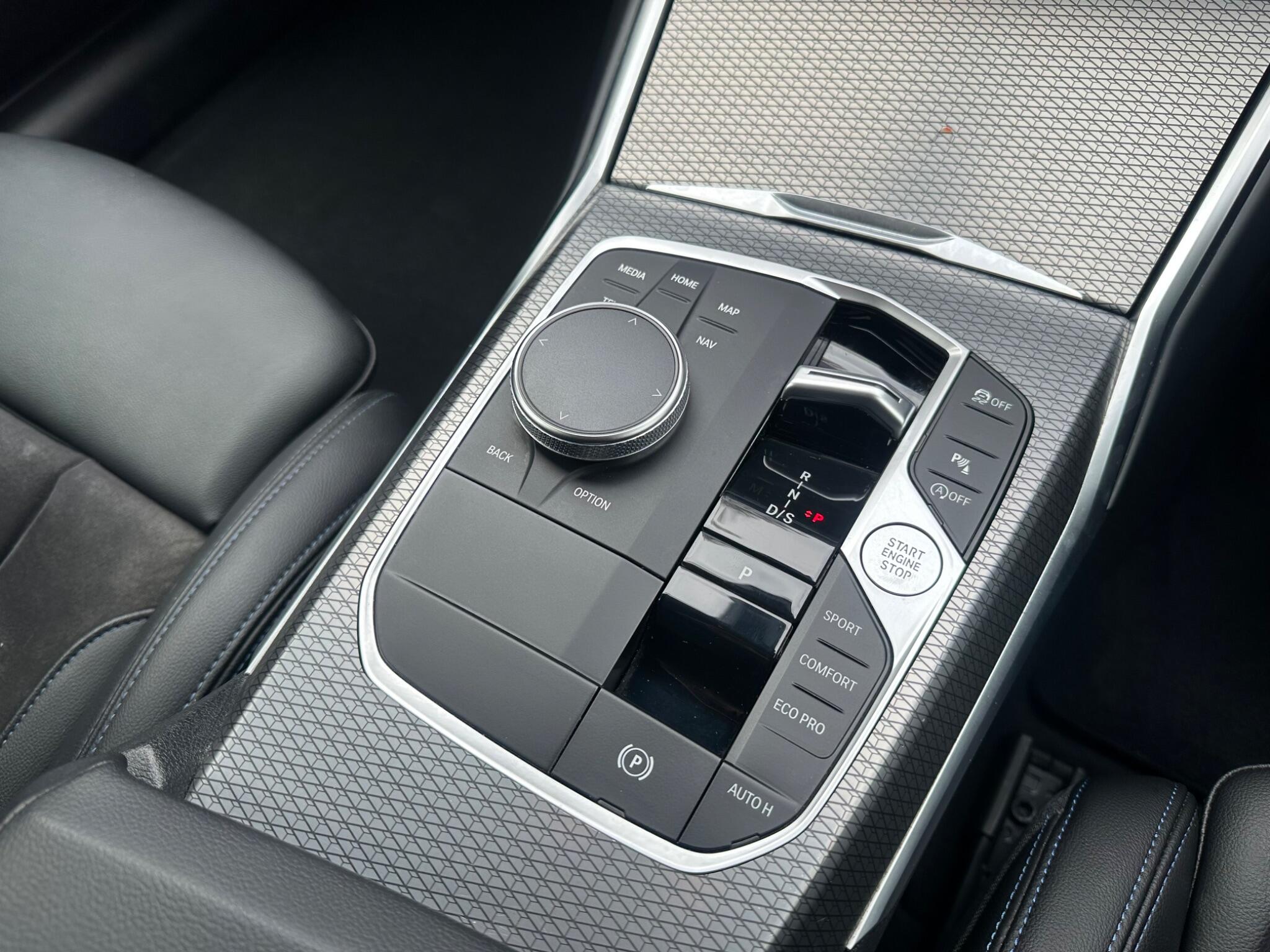 BMW 3 Series view 19