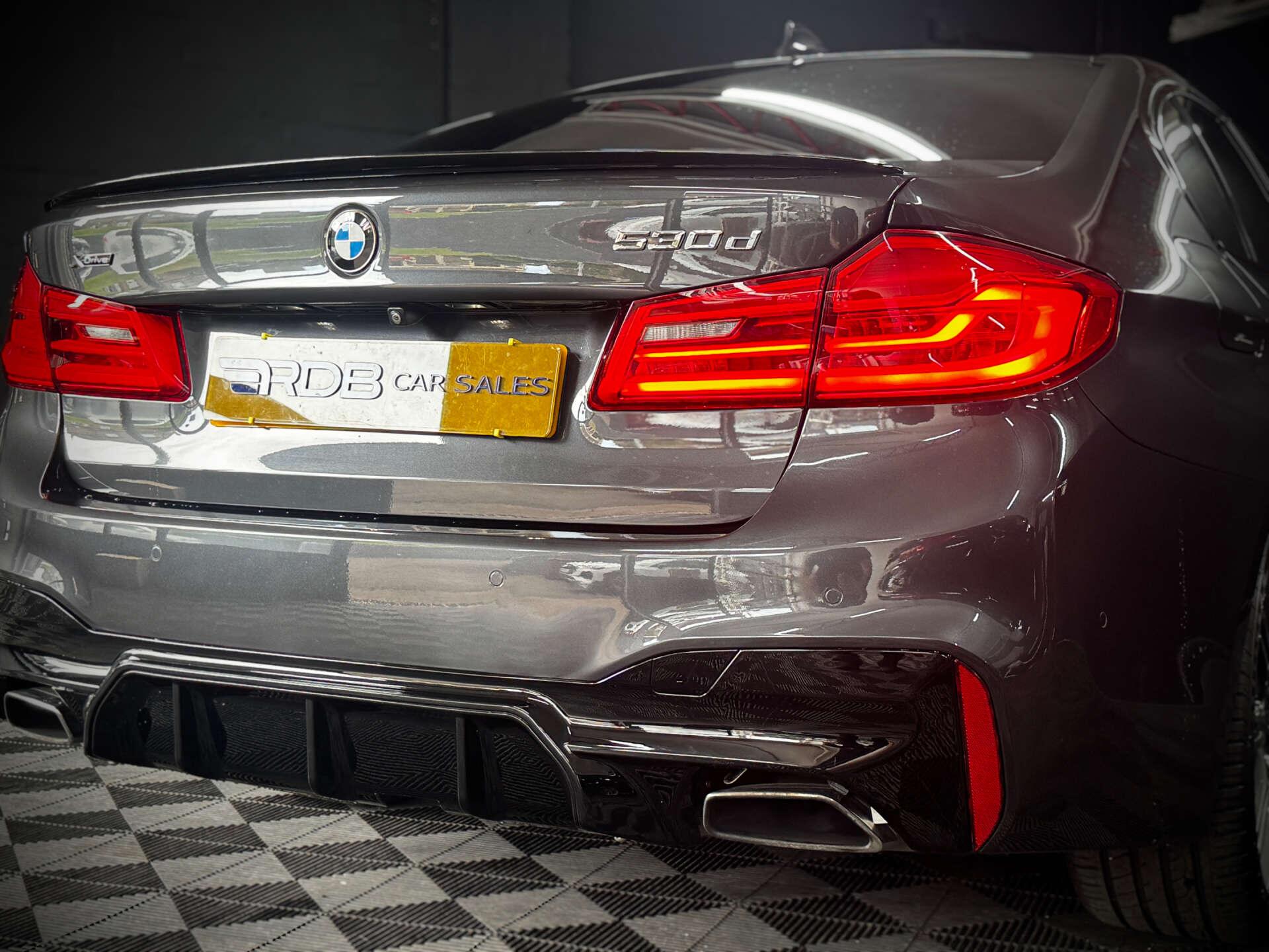 BMW 5 Series view 21