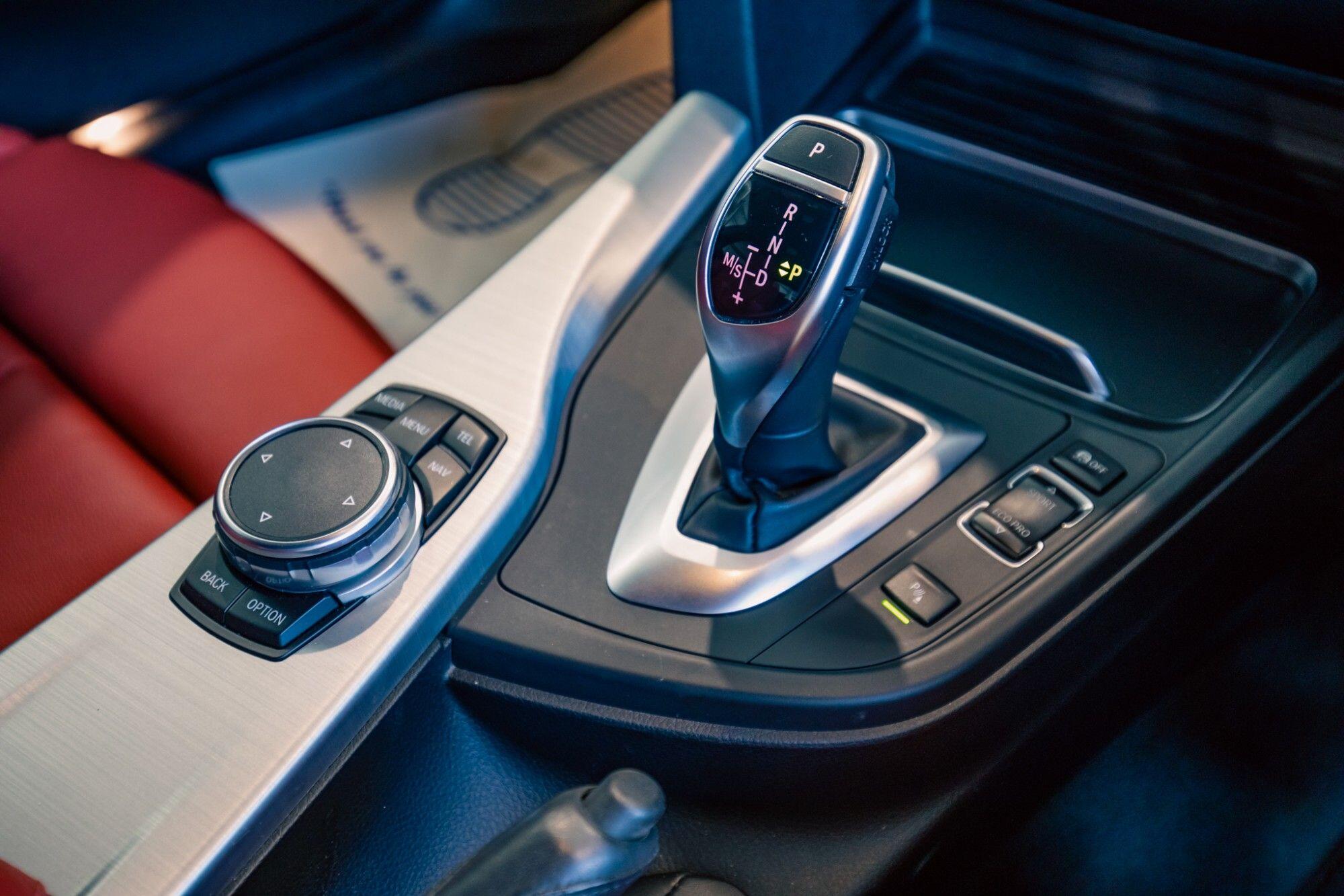 BMW 3 Series view 19