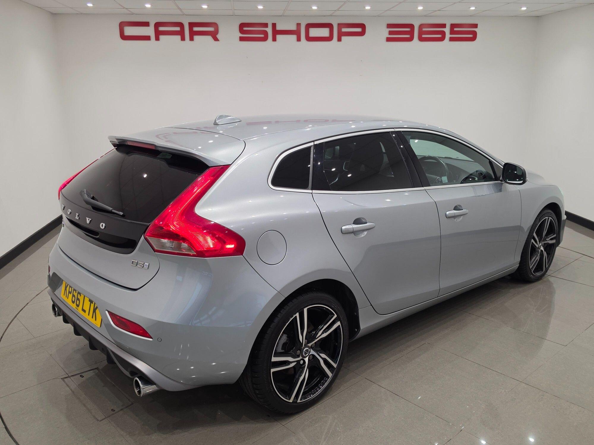 Volvo V40 view 5