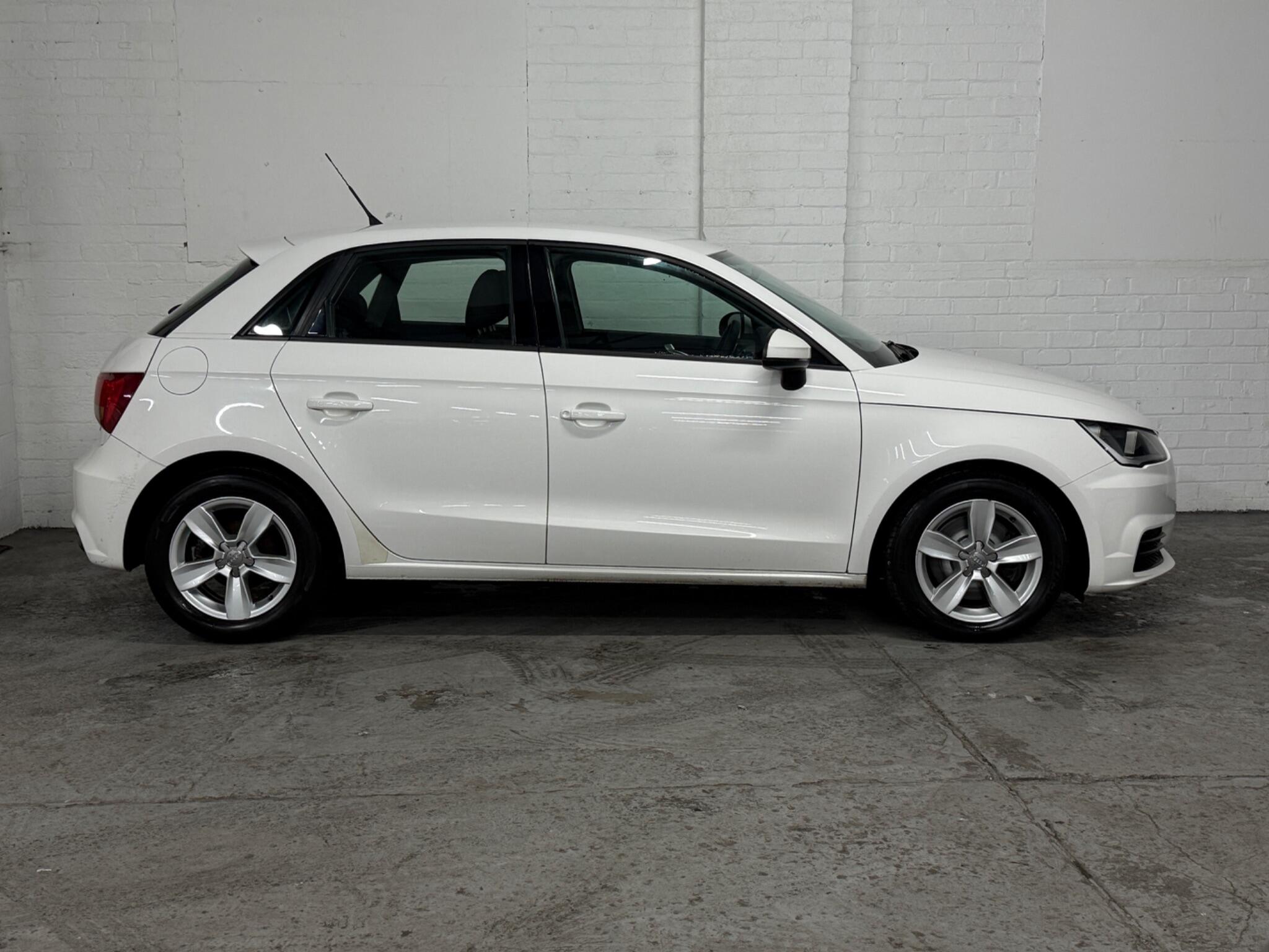 2015 Audi A1 1.6 TDI SE Sportback Euro 6 (s/s) 5dr • 106,500 miles image 10