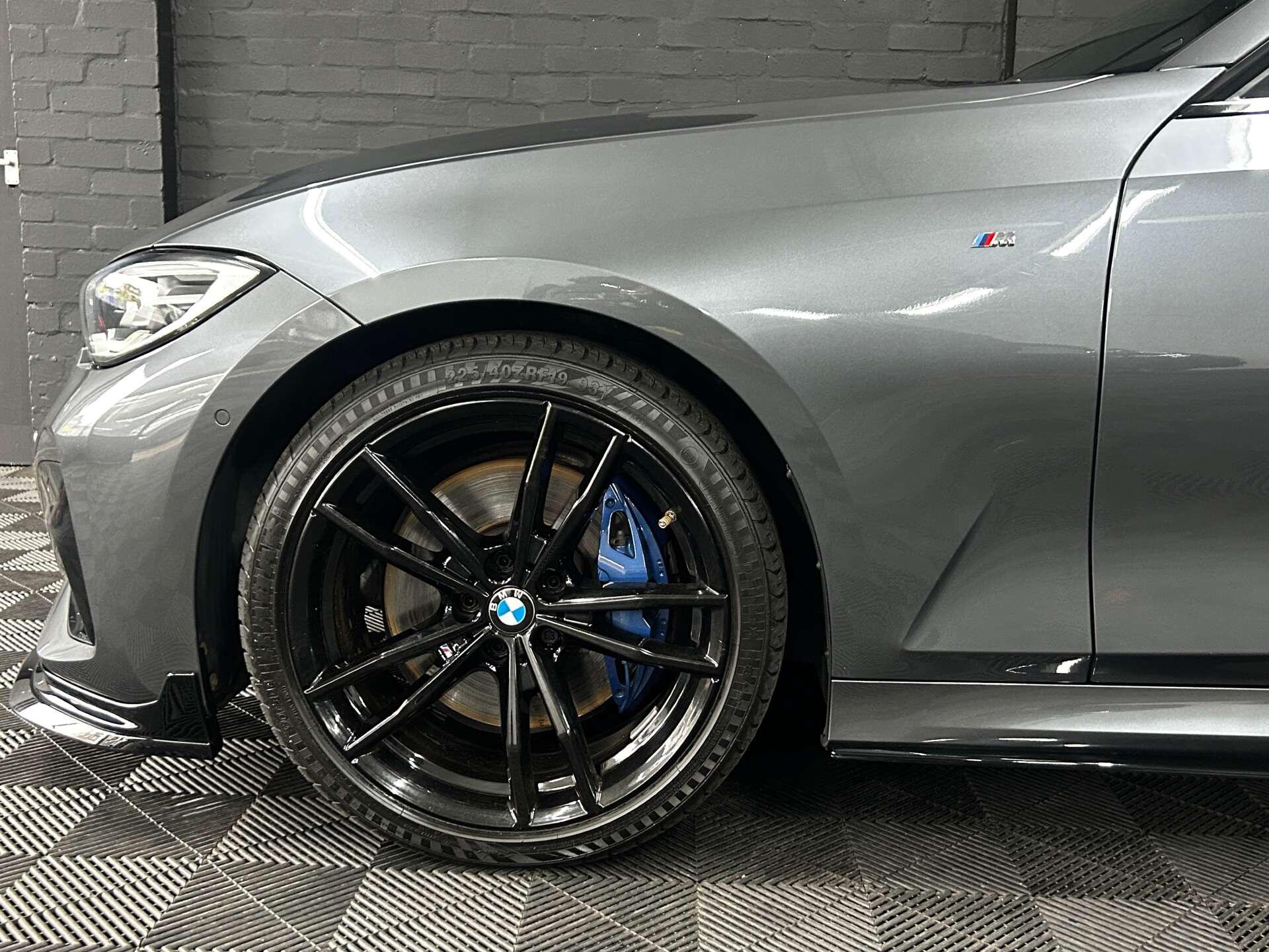 BMW 3 Series view 14