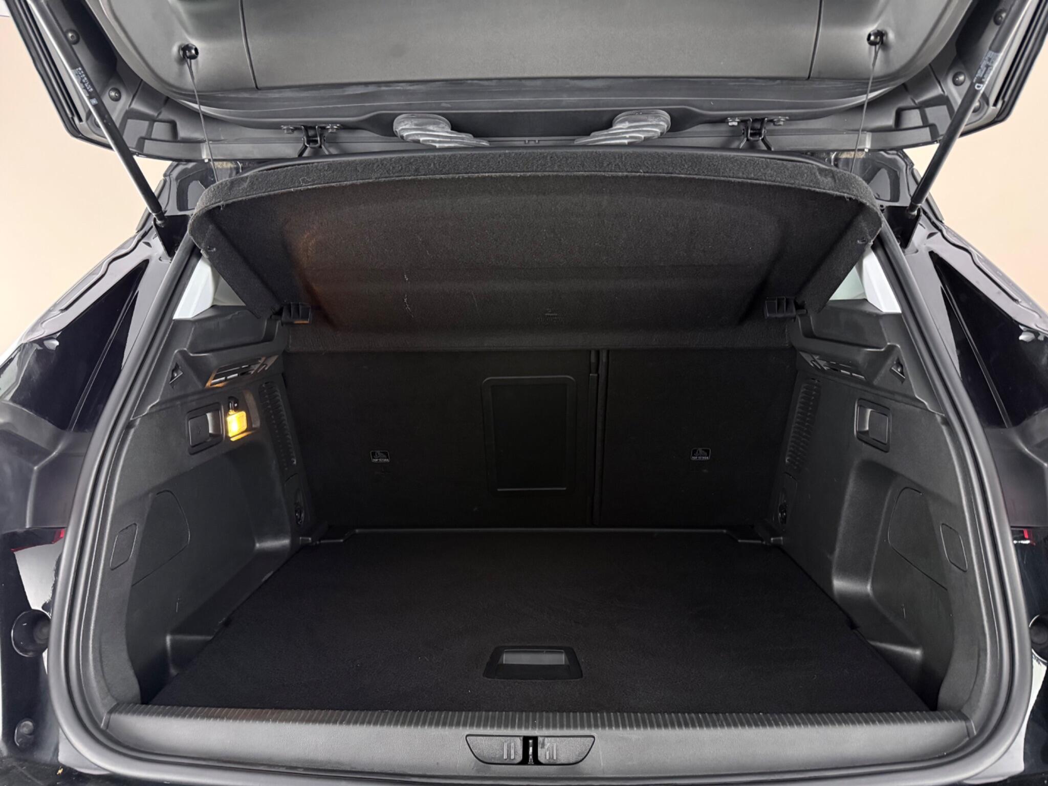 Vauxhall Grandland X view 10