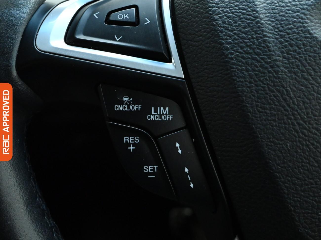 Ford Edge view 34