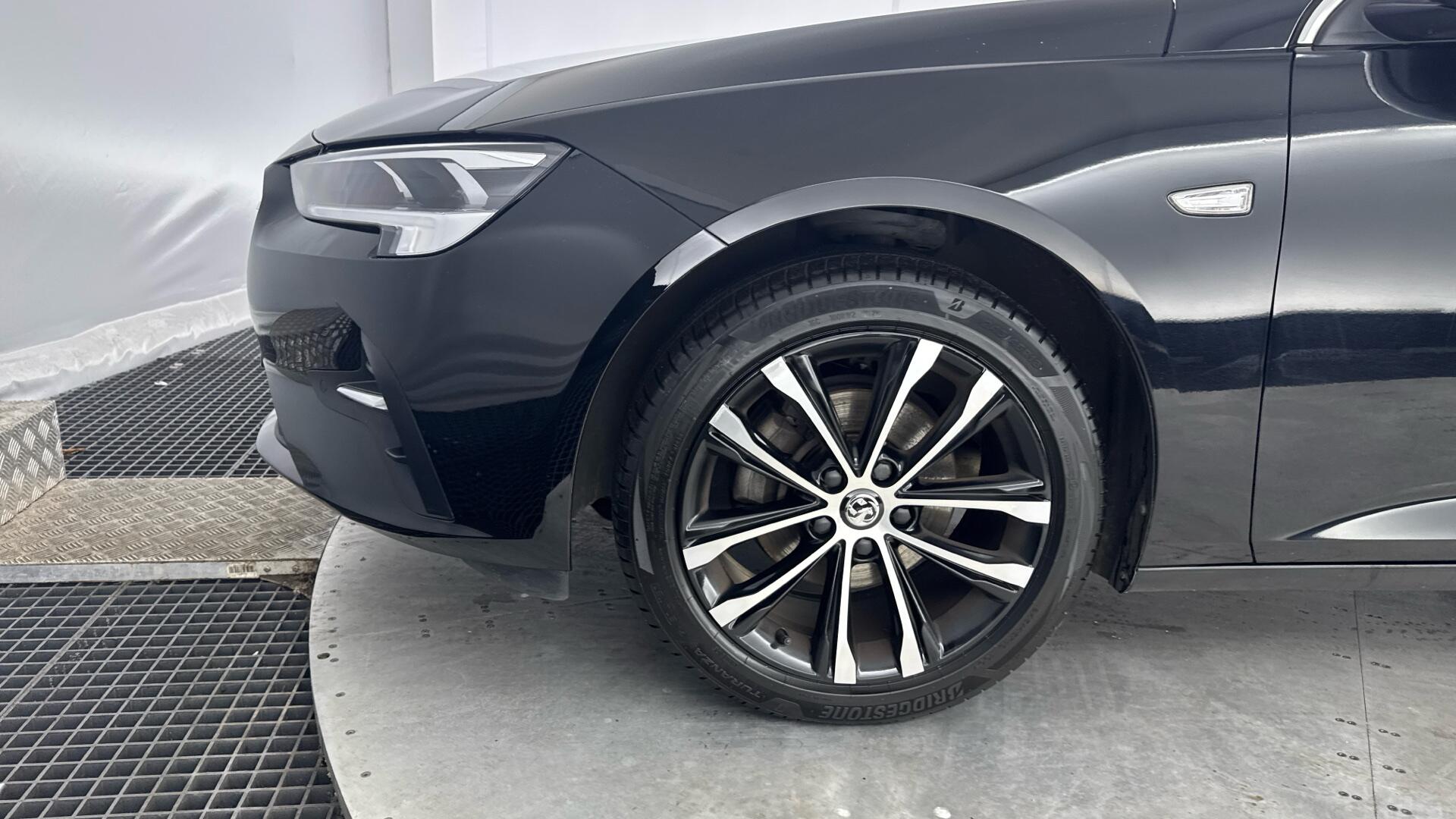 Vauxhall Insignia view 23