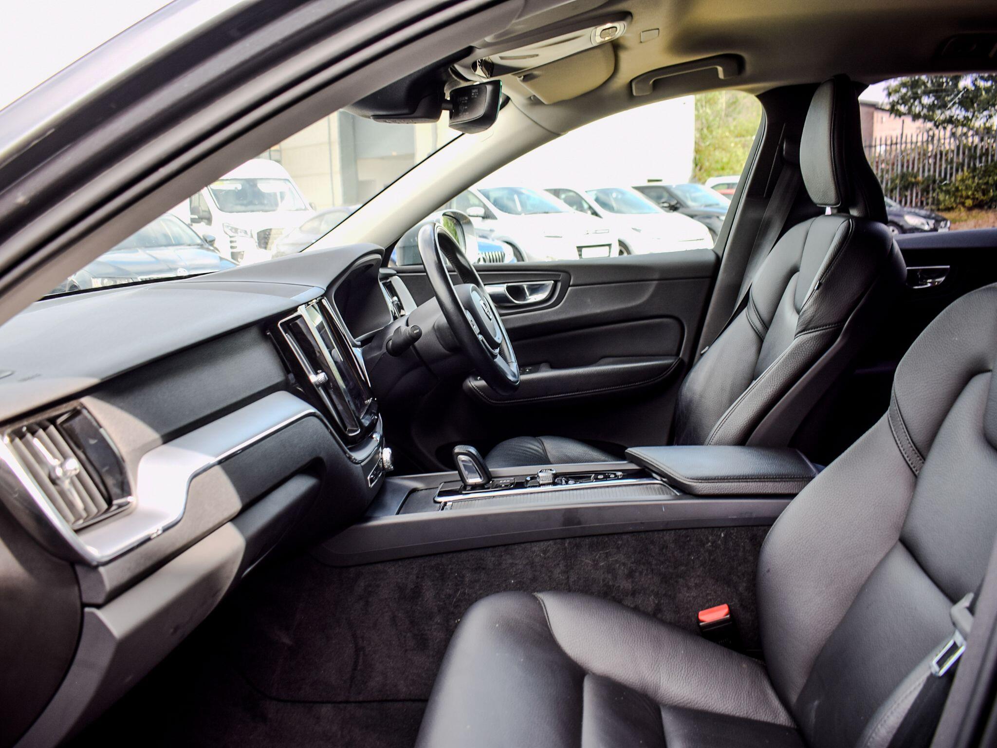 Volvo XC60 view 12