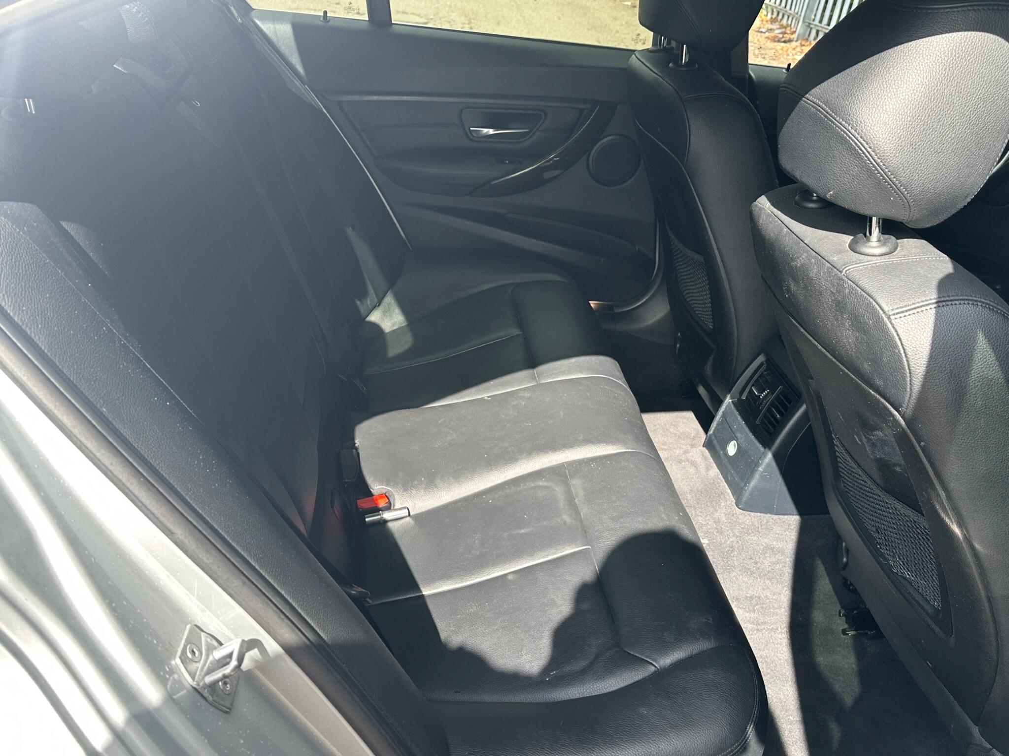 BMW 3 Series view 8