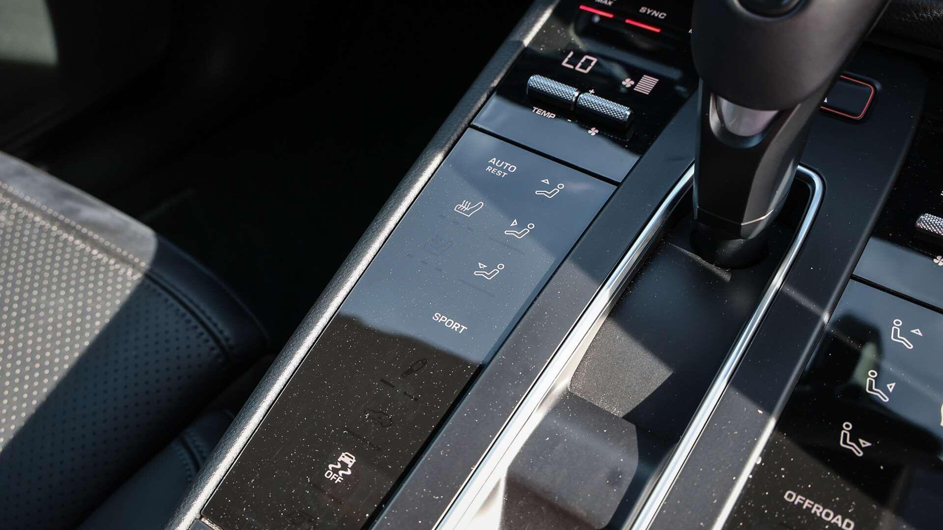 Porsche Macan view 24