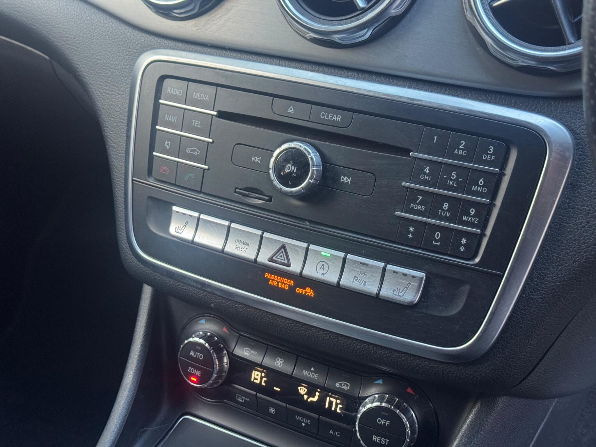 Mercedes-Benz Gla view 25