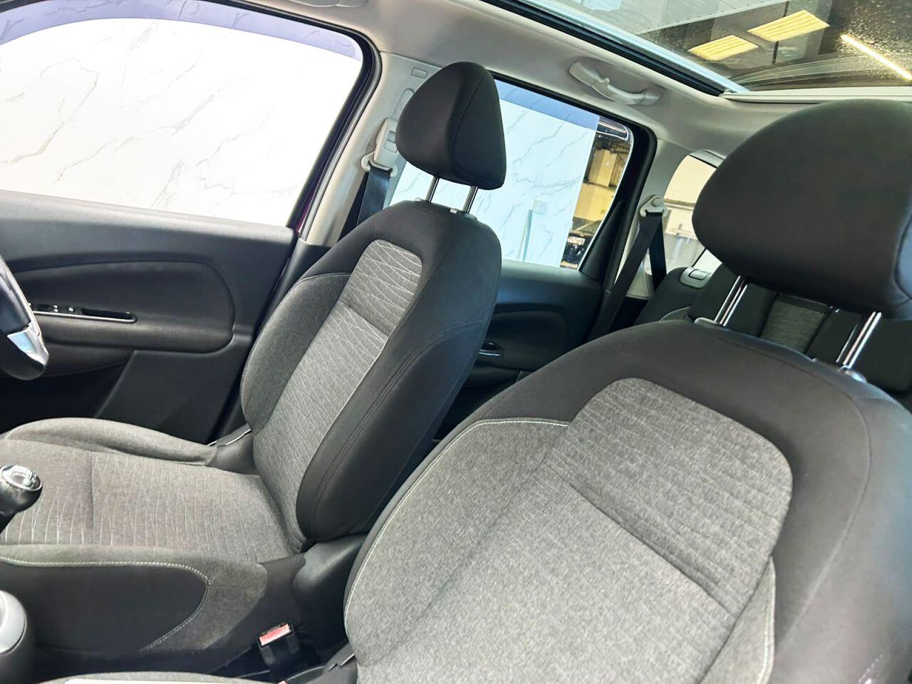 Citroen C3 Picasso view 13