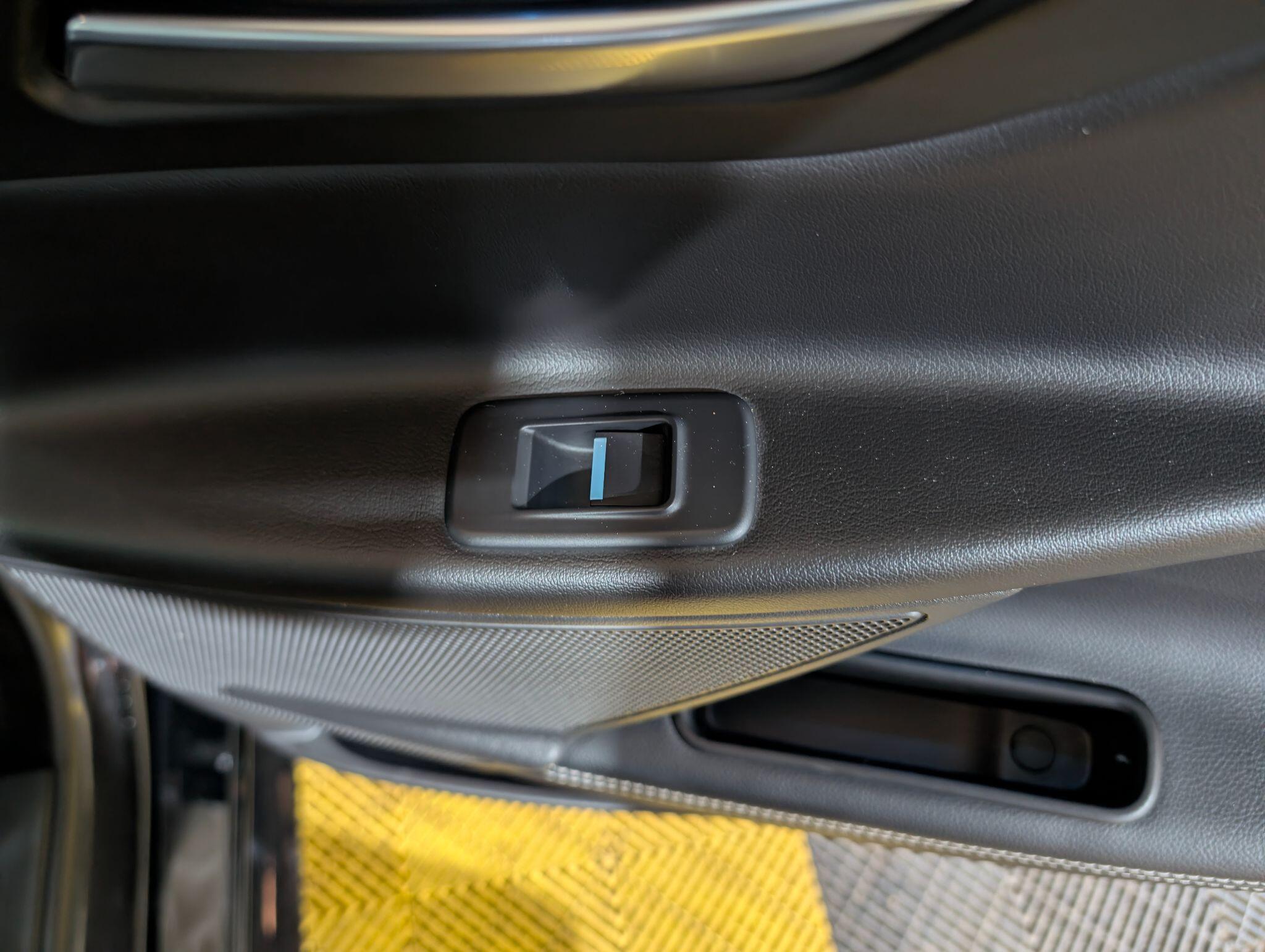 Jaguar Xe view 10