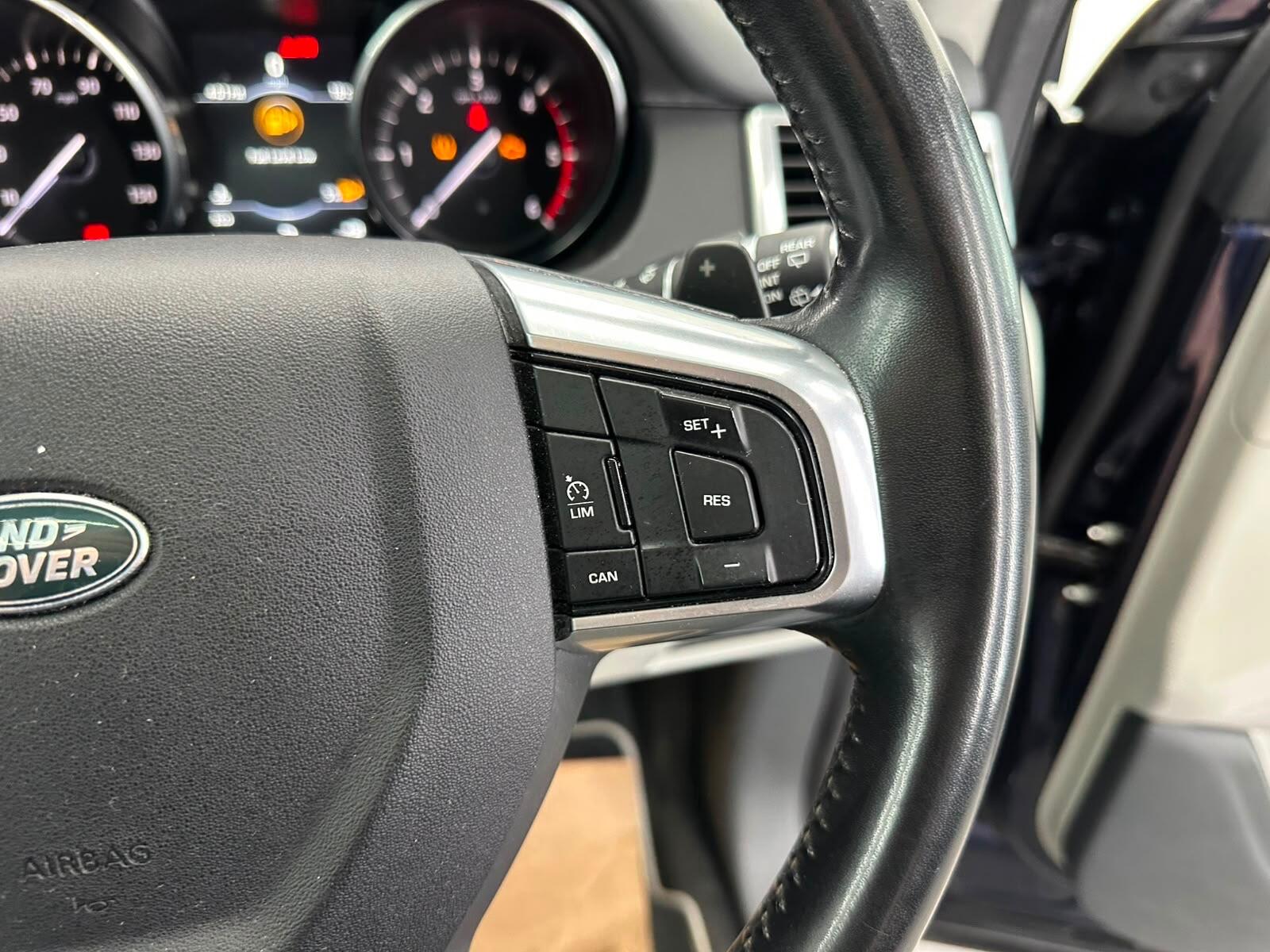 Land Rover Discovery Sport view 29